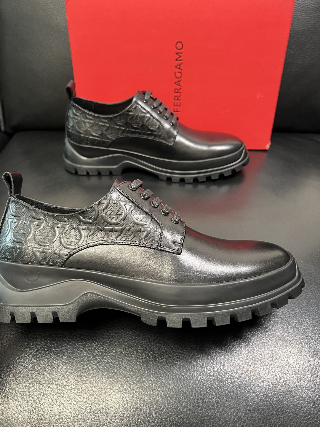 Ferragamo 高品质 顶级工艺品 菲拉格慕 专柜同步发售原厂配置，意大利进口原版牛皮，进口水染牛里