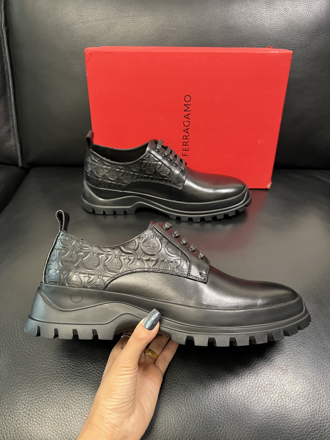 Ferragamo 高品质 顶级工艺品 菲拉格慕 专柜同步发售原厂配置，意大利进口原版牛皮，进口水染牛里