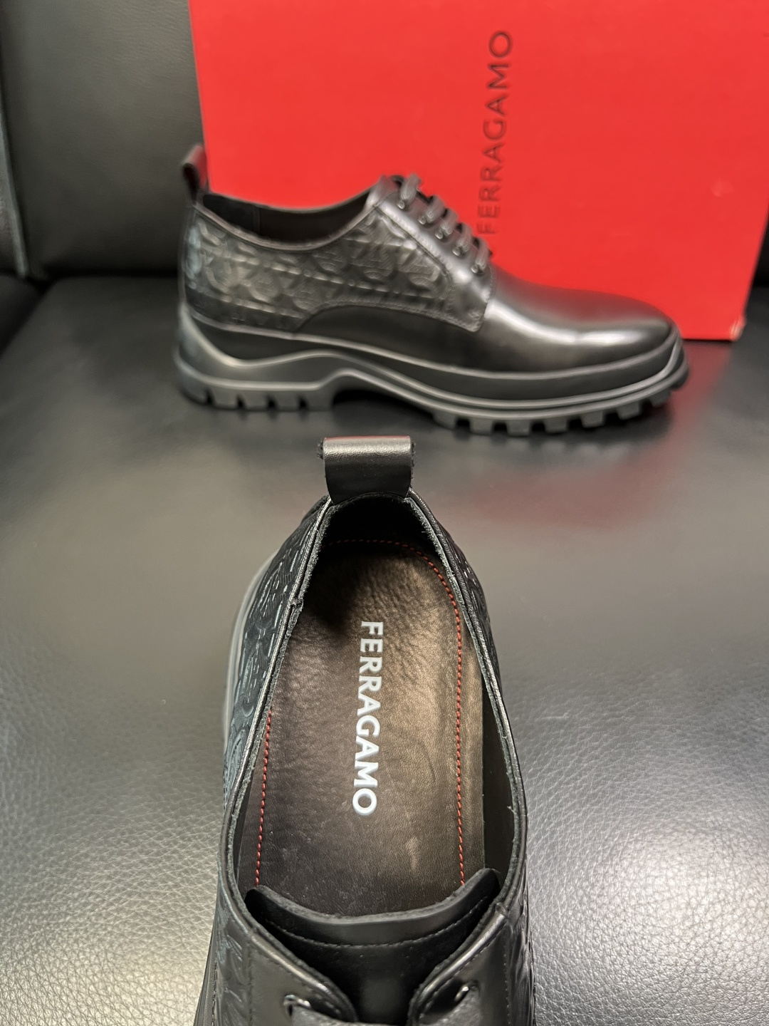 Ferragamo 高品质 顶级工艺品 菲拉格慕 专柜同步发售原厂配置，意大利进口原版牛皮，进口水染牛里