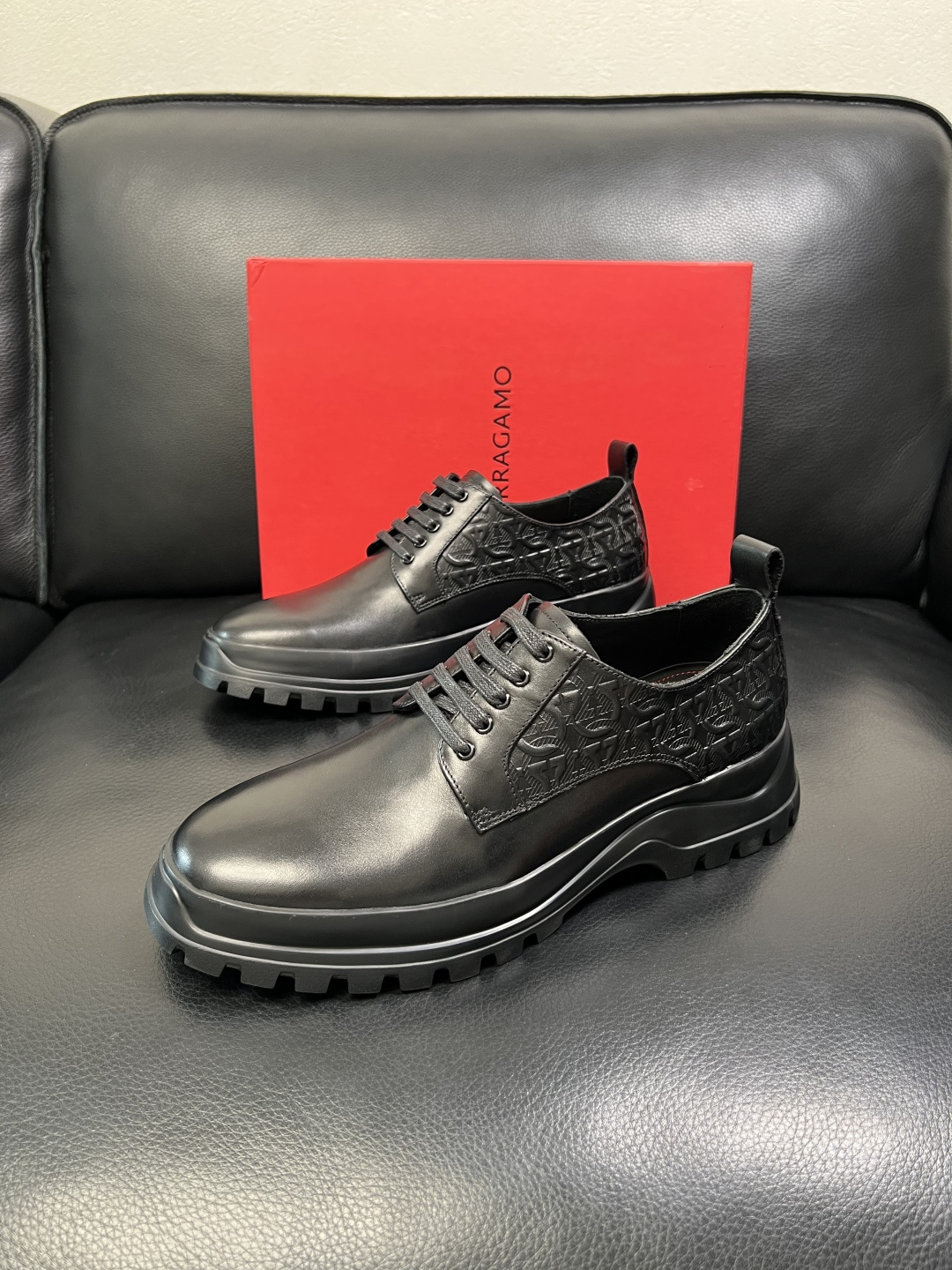 Ferragamo 高品质 顶级工艺品 菲拉格慕 专柜同步发售原厂配置，意大利进口原版牛皮，进口水染牛里