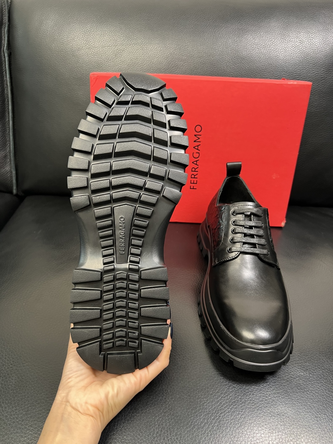 Ferragamo 高品质 顶级工艺品 菲拉格慕 专柜同步发售原厂配置，意大利进口原版牛皮，进口水染牛里