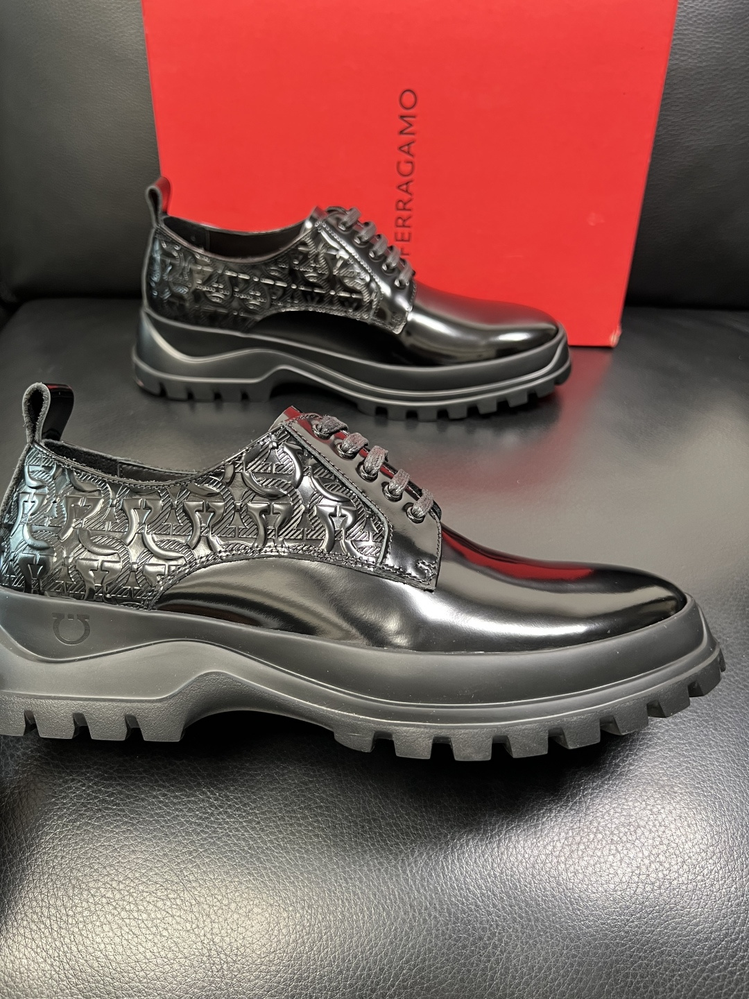 Ferragamo 高品质 顶级工艺品 菲拉格慕 专柜同步发售原厂配置，意大利进口原版牛皮，进口水染牛里