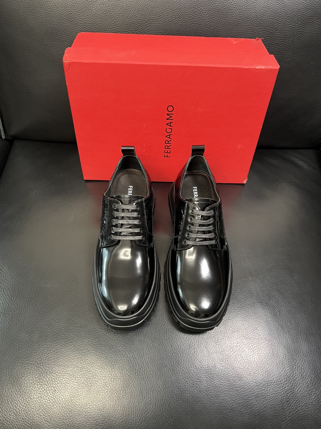 Ferragamo 高品质 顶级工艺品 菲拉格慕 专柜同步发售原厂配置，意大利进口原版牛皮，进口水染牛里