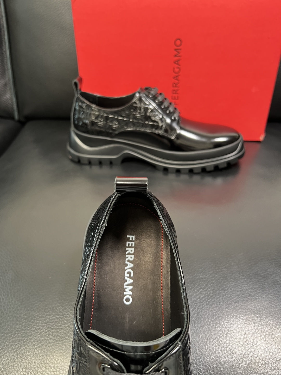 Ferragamo 高品质 顶级工艺品 菲拉格慕 专柜同步发售原厂配置，意大利进口原版牛皮，进口水染牛里