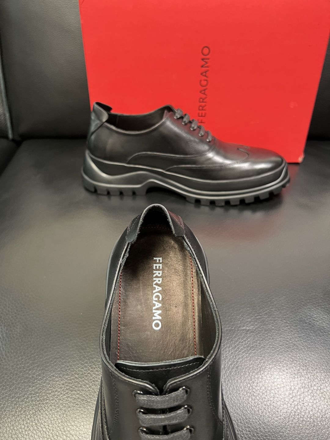 Ferragamo 高品质 顶级工艺品 菲拉格慕 专柜同步发售原厂配置，意大利进口原版牛皮，进口水染牛里