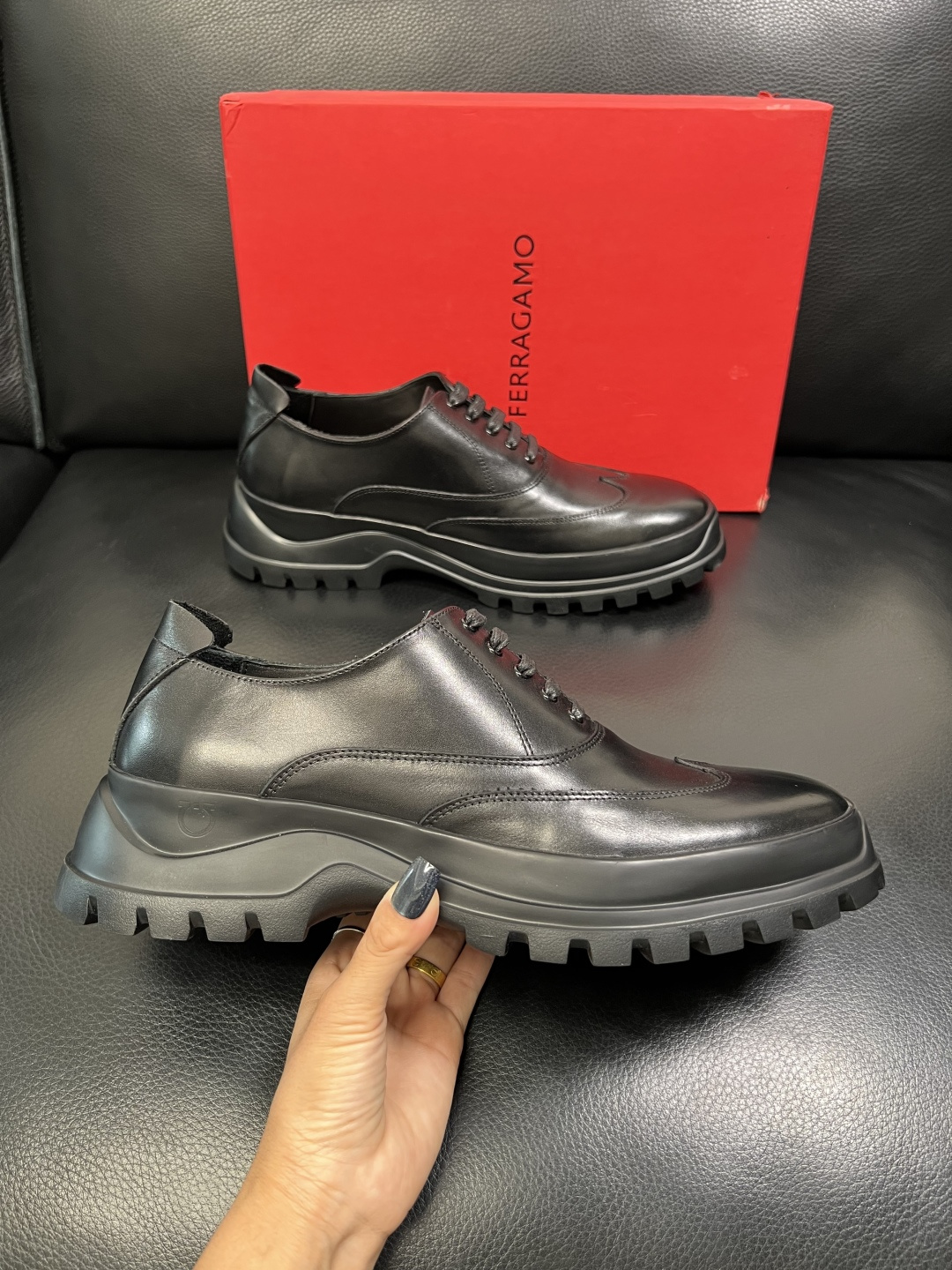 Ferragamo 高品质 顶级工艺品 菲拉格慕 专柜同步发售原厂配置，意大利进口原版牛皮，进口水染牛里