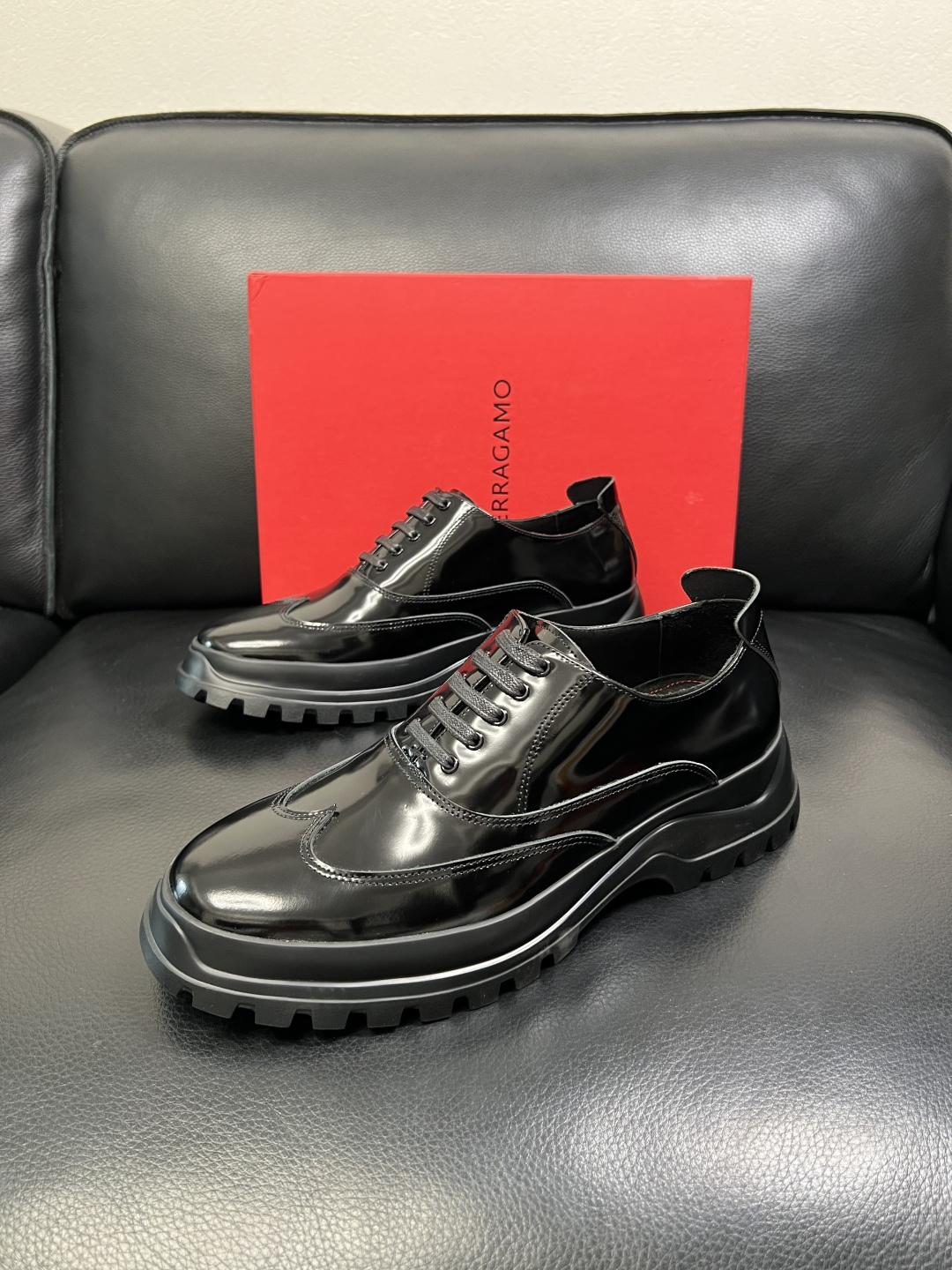 Ferragamo 高品质 顶级工艺品 菲拉格慕 专柜同步发售原厂配置，意大利进口原版牛皮，进口水染牛里