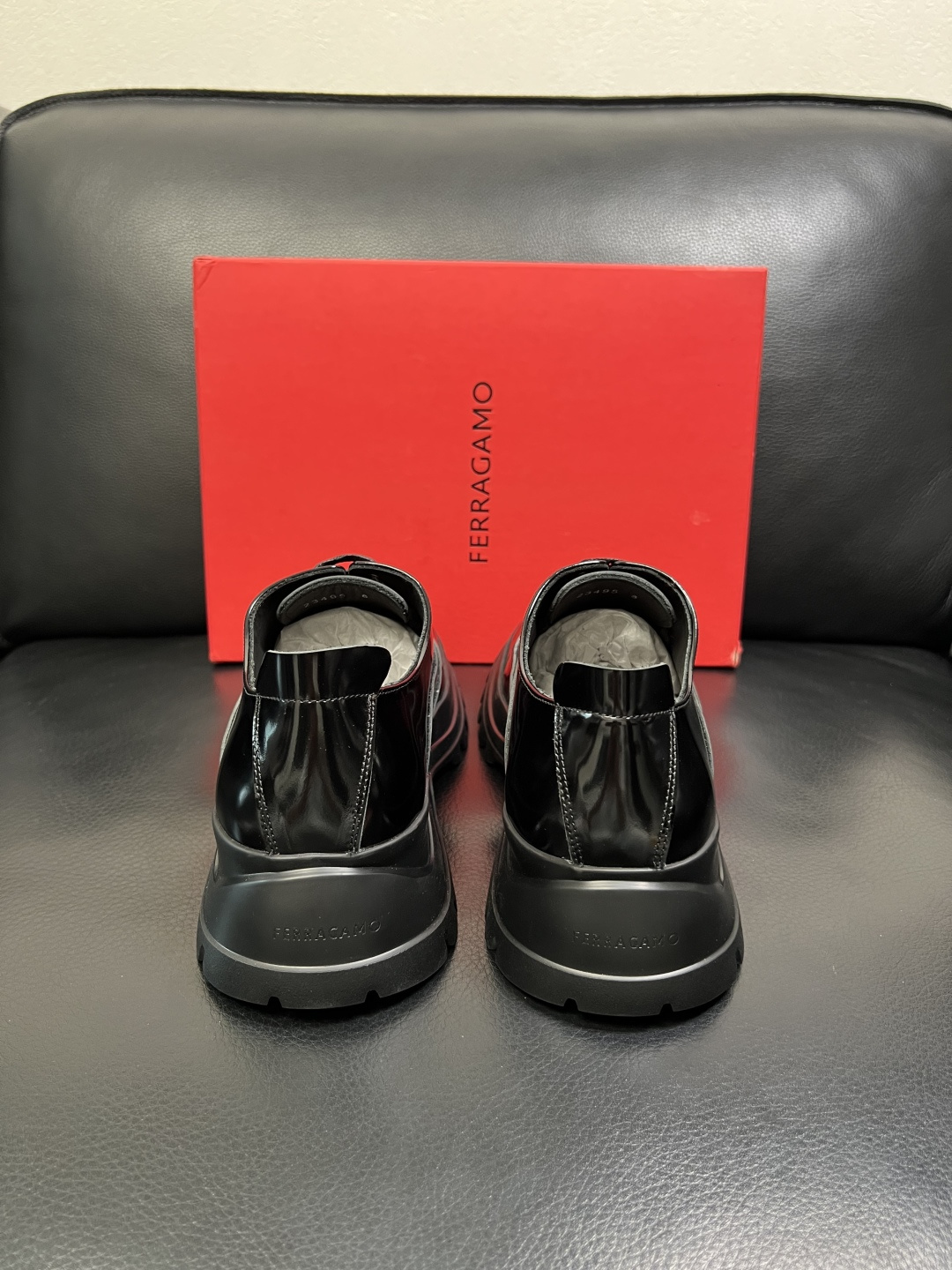 Ferragamo 高品质 顶级工艺品 菲拉格慕 专柜同步发售原厂配置，意大利进口原版牛皮，进口水染牛里