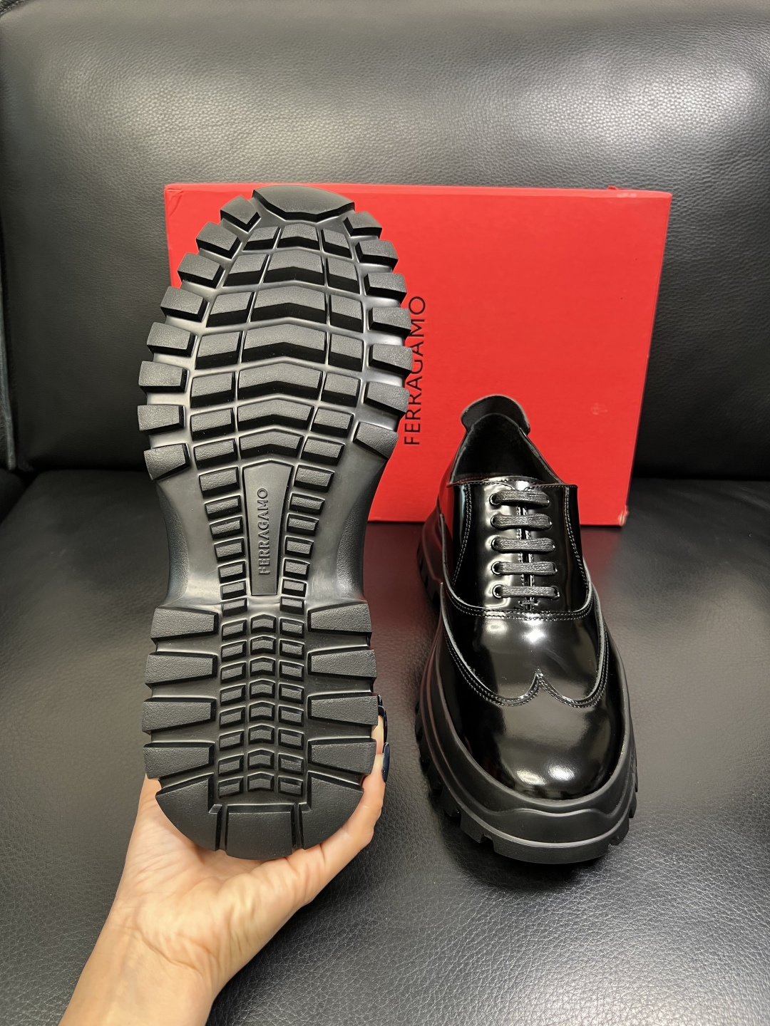 Ferragamo 高品质 顶级工艺品 菲拉格慕 专柜同步发售原厂配置，意大利进口原版牛皮，进口水染牛里