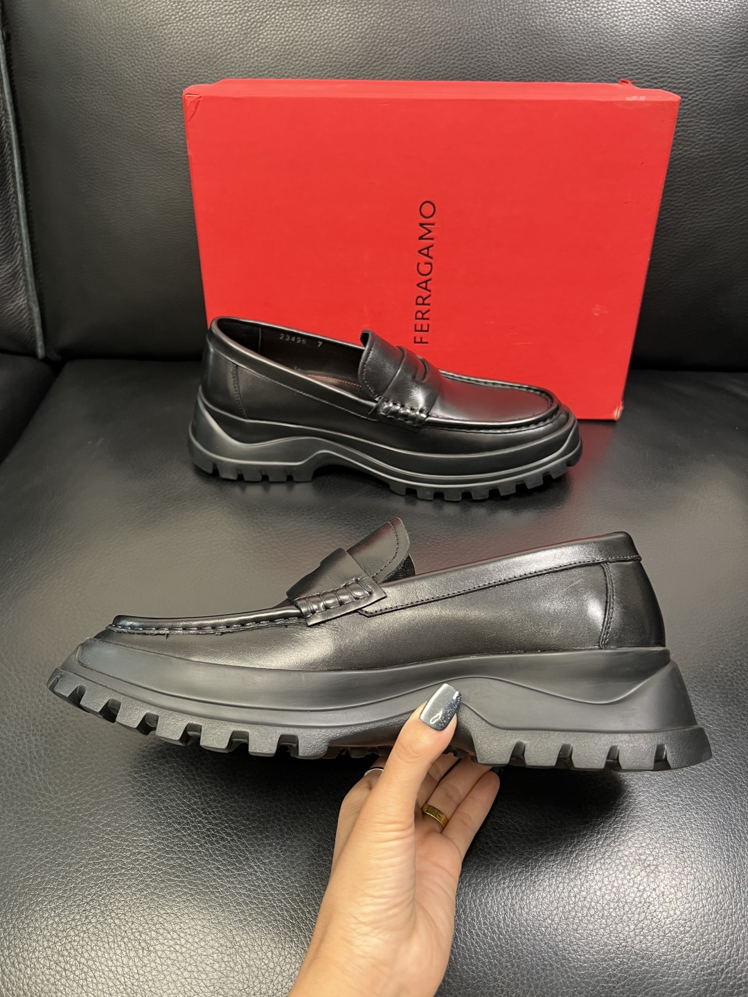 Ferragamo 高品质 顶级工艺品 菲拉格慕 专柜同步发售原厂配置，意大利进口原版牛皮，进口水染牛里