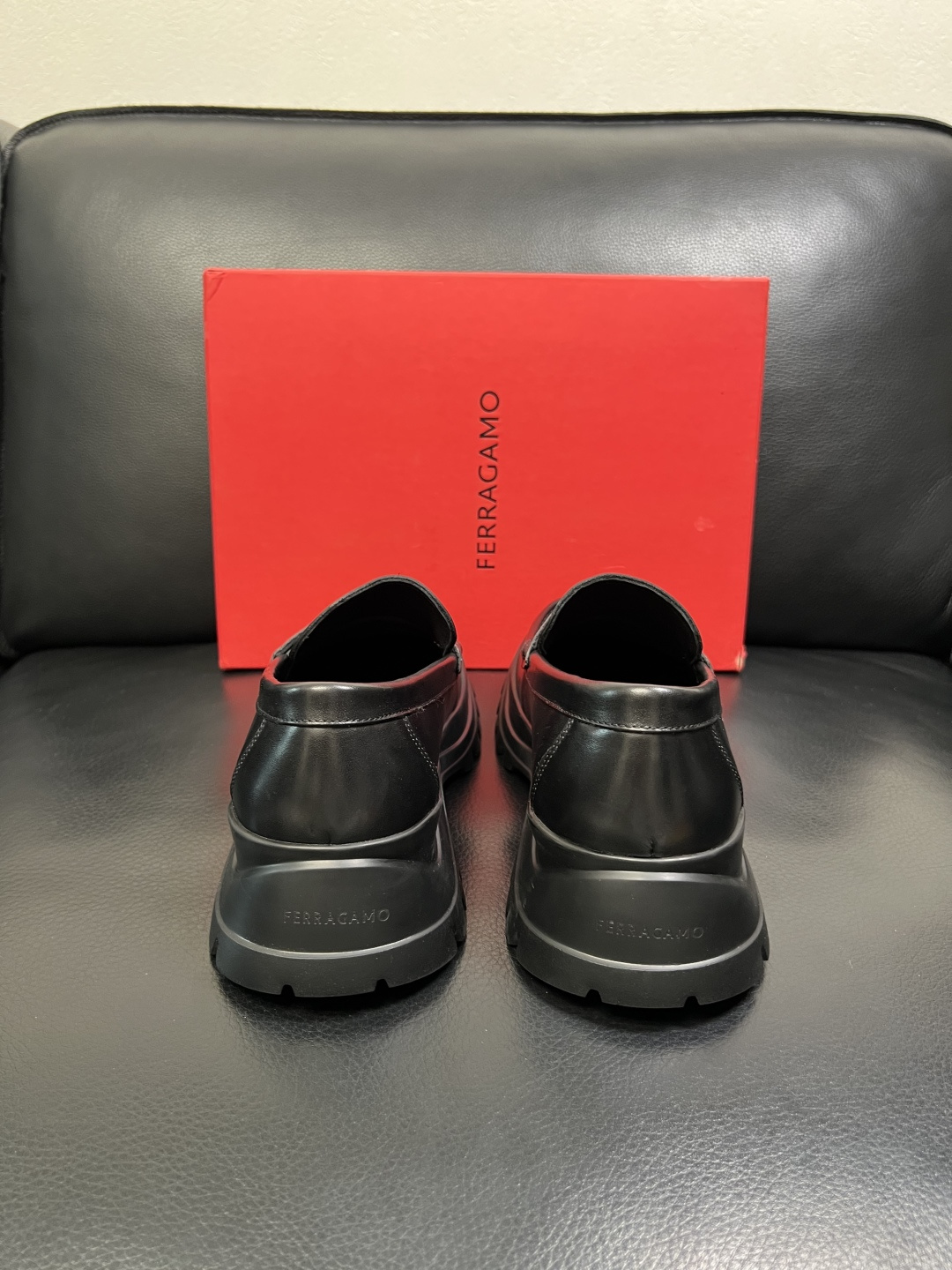 Ferragamo 高品质 顶级工艺品 菲拉格慕 专柜同步发售原厂配置，意大利进口原版牛皮，进口水染牛里