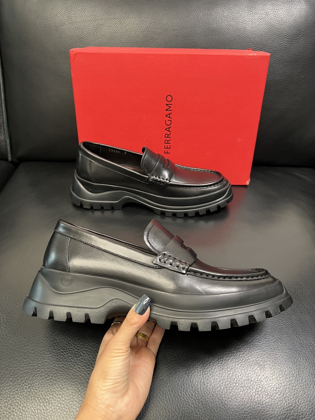 Ferragamo 高品质 顶级工艺品 菲拉格慕 专柜同步发售原厂配置，意大利进口原版牛皮，进口水染牛里