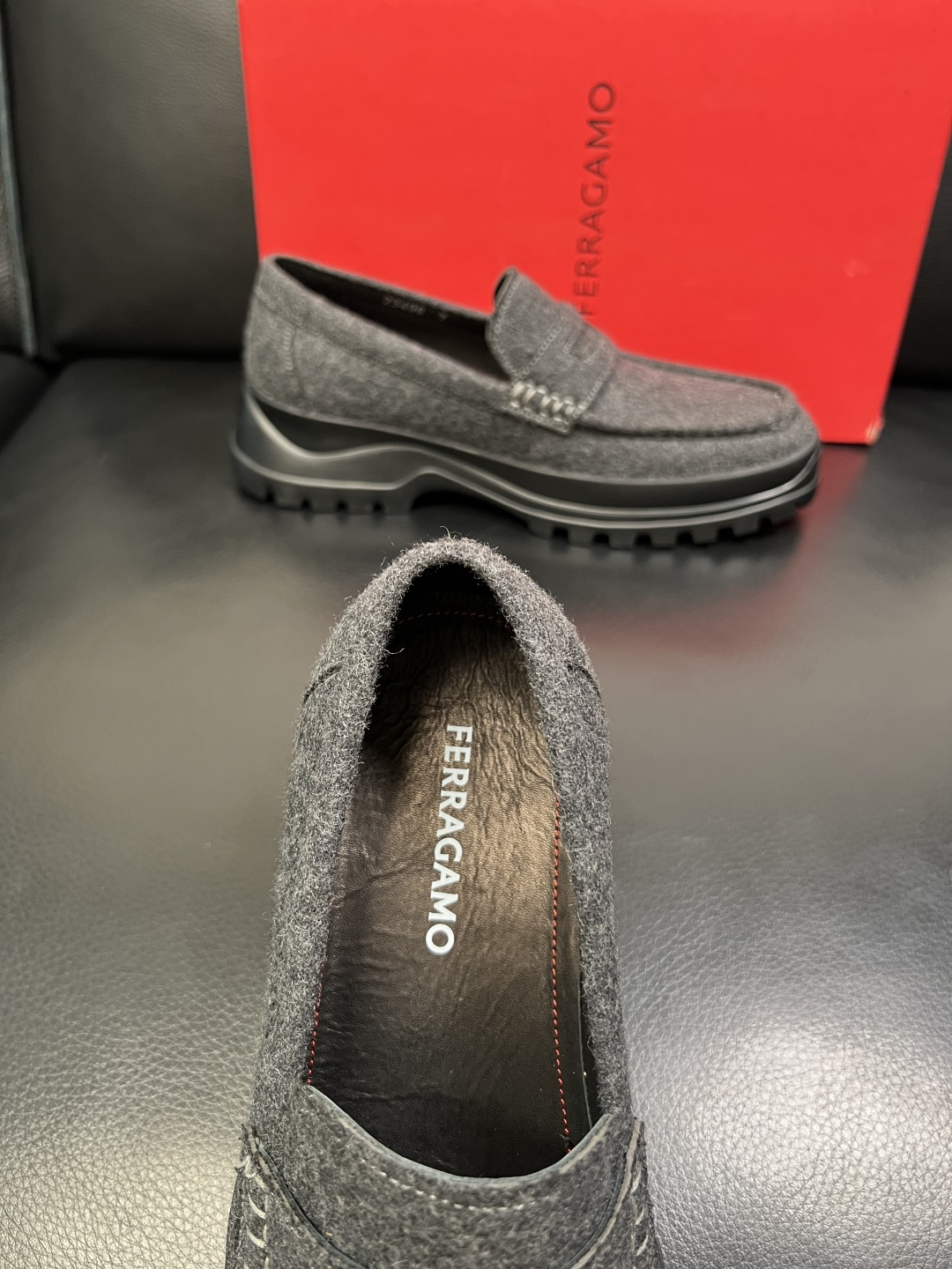 Ferragamo 高品质 顶级工艺品 菲拉格慕 专柜同步发售原厂配置，意大利进口原版牛皮，进口水染牛里