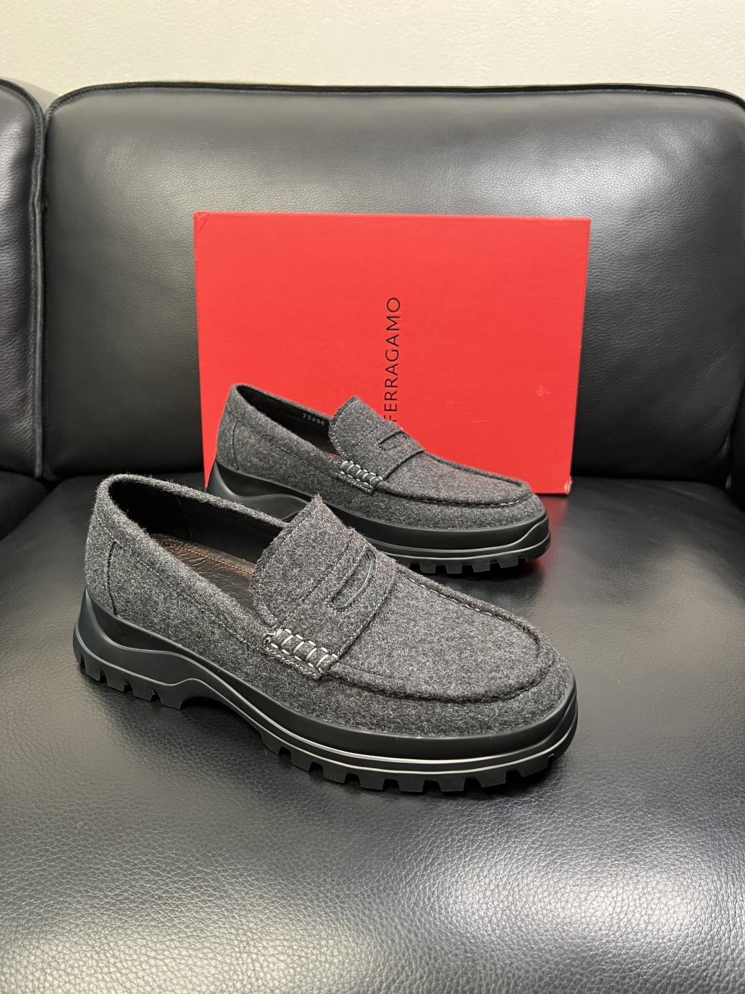 Ferragamo 高品质 顶级工艺品 菲拉格慕 专柜同步发售原厂配置，意大利进口原版牛皮，进口水染牛里