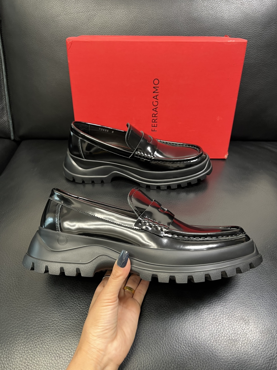 Ferragamo 高品质 顶级工艺品 菲拉格慕 专柜同步发售原厂配置，意大利进口原版牛皮，进口水染牛里