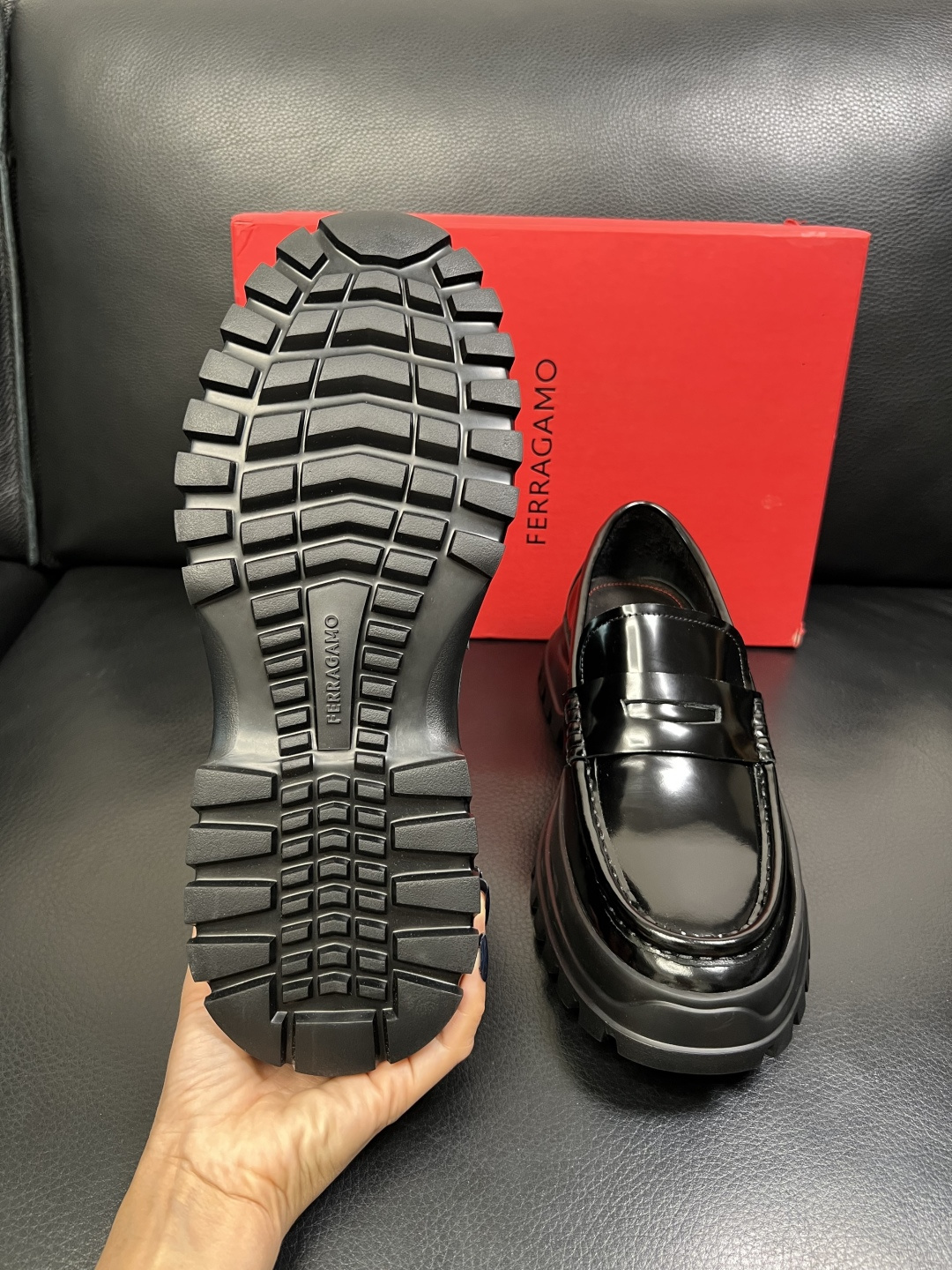 Ferragamo 高品质 顶级工艺品 菲拉格慕 专柜同步发售原厂配置，意大利进口原版牛皮，进口水染牛里