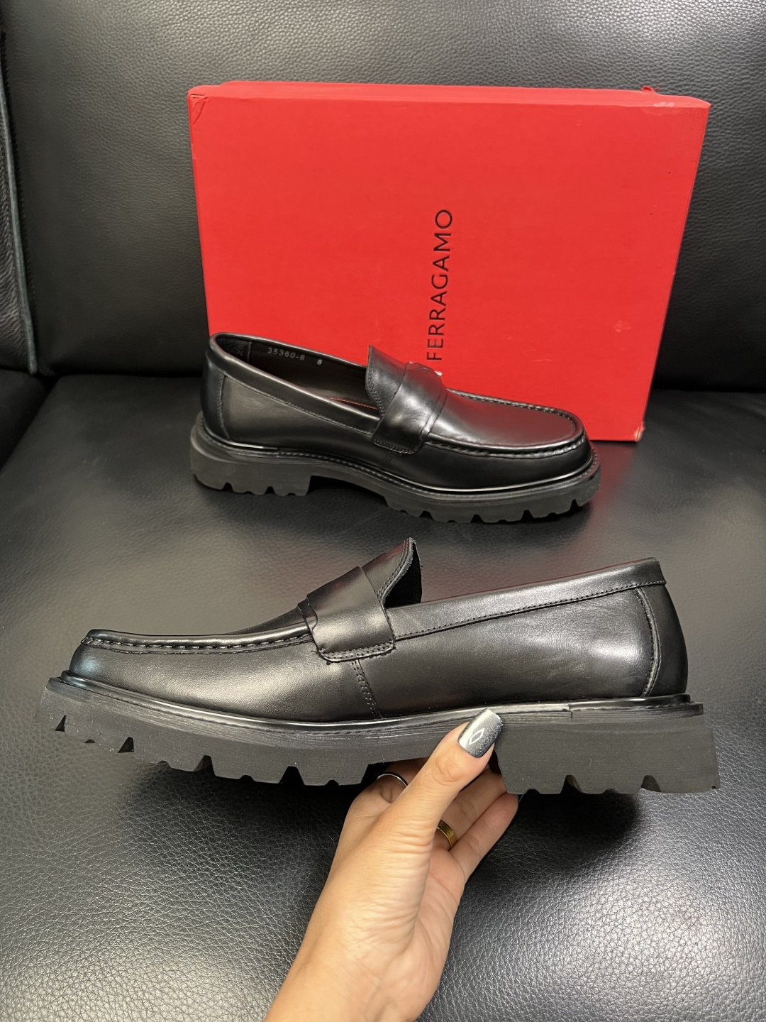 Ferragamo 高品质 顶级工艺品 菲拉格慕 专柜同步发售原厂配置，意大利进口原版牛皮，进口水染牛里