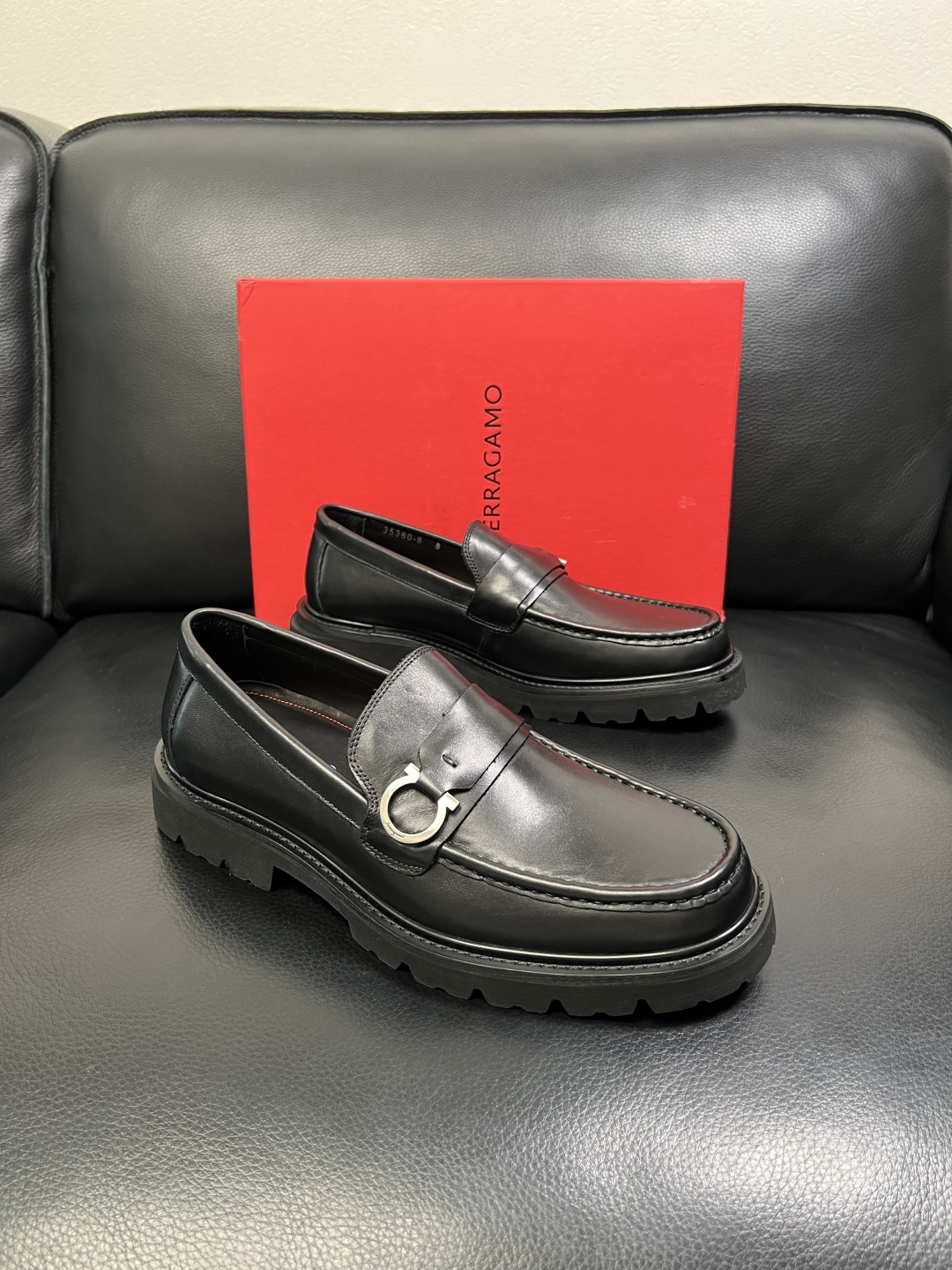 Ferragamo 高品质 顶级工艺品 菲拉格慕 专柜同步发售原厂配置，意大利进口原版牛皮，进口水染牛里