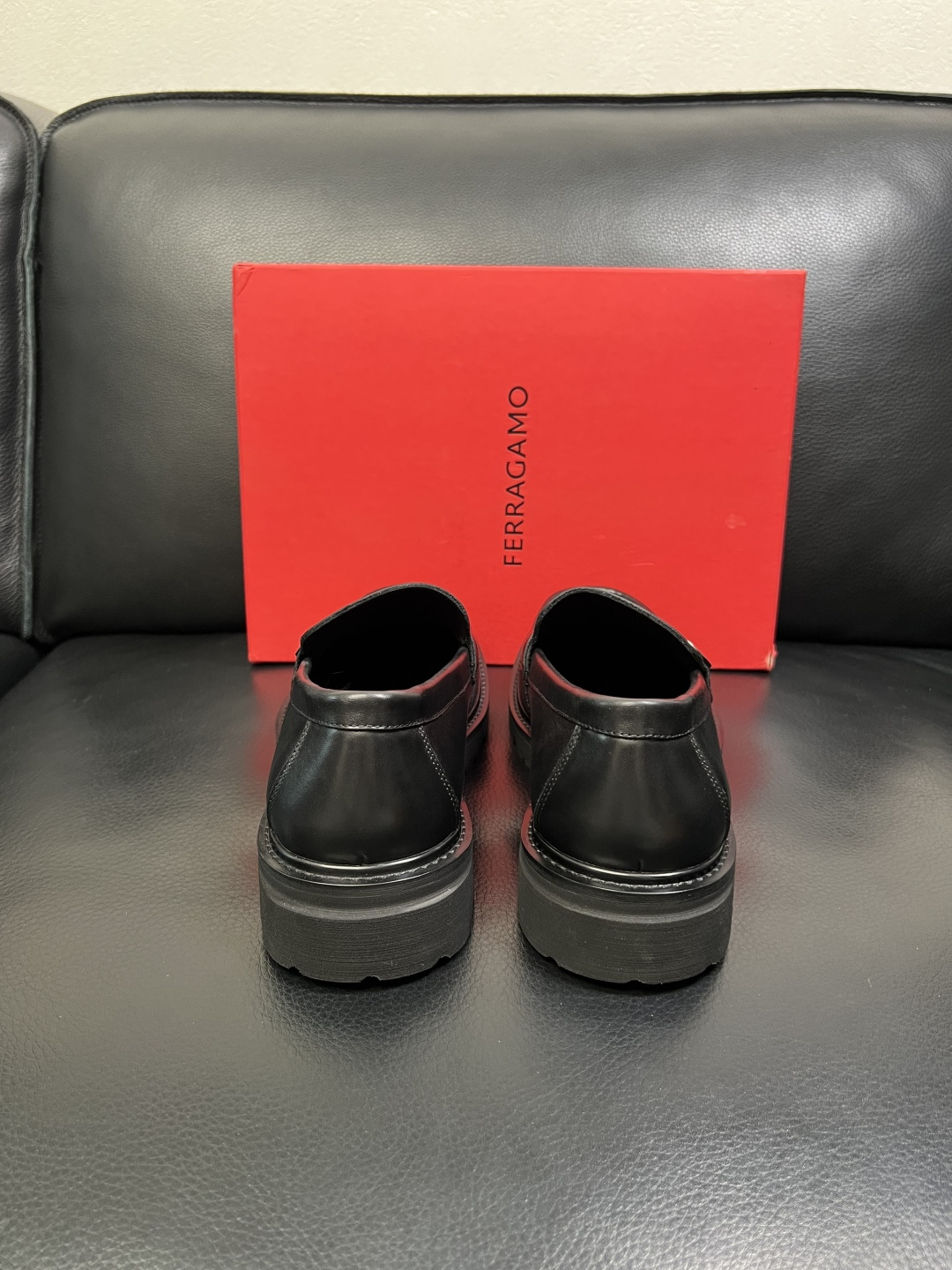 Ferragamo 高品质 顶级工艺品 菲拉格慕 专柜同步发售原厂配置，意大利进口原版牛皮，进口水染牛里