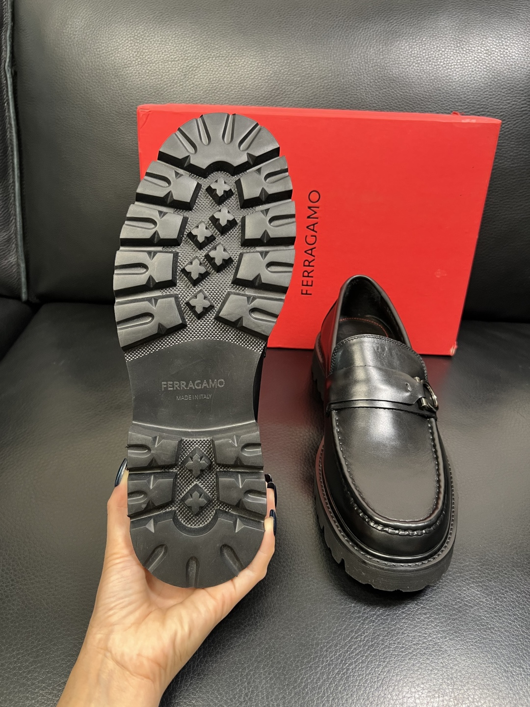 Ferragamo 高品质 顶级工艺品 菲拉格慕 专柜同步发售原厂配置，意大利进口原版牛皮，进口水染牛里