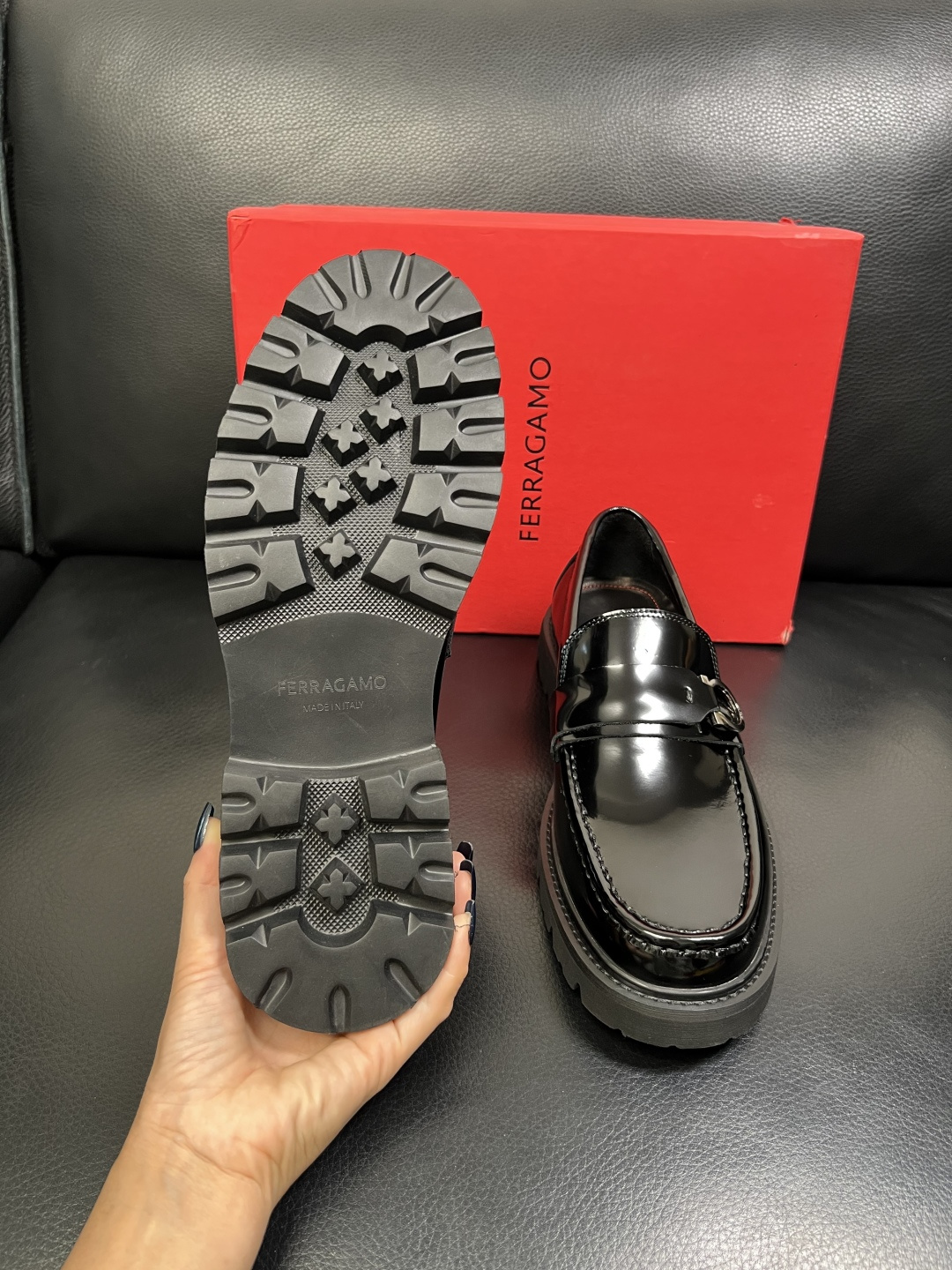 Ferragamo 高品质 顶级工艺品 菲拉格慕 专柜同步发售原厂配置，意大利进口原版牛皮，进口水染牛里