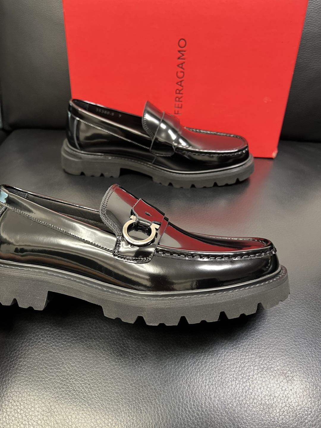 Ferragamo 高品质 顶级工艺品 菲拉格慕 专柜同步发售原厂配置，意大利进口原版牛皮，进口水染牛里