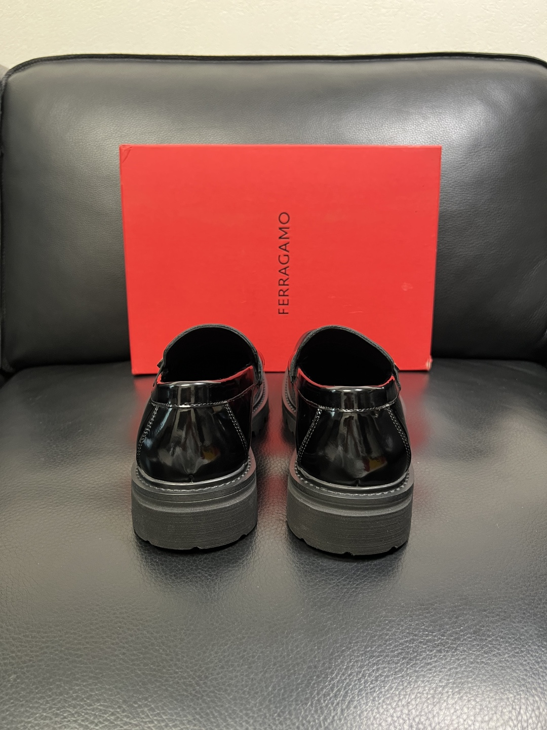 Ferragamo 高品质 顶级工艺品 菲拉格慕 专柜同步发售原厂配置，意大利进口原版牛皮，进口水染牛里