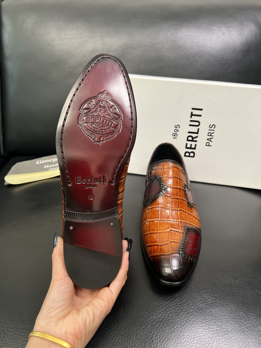 Berluti 高品质 顶级工艺品 布鲁提 专柜同步发售原厂配置，意大利进口牛皮面料，全进口水染牛皮里垫