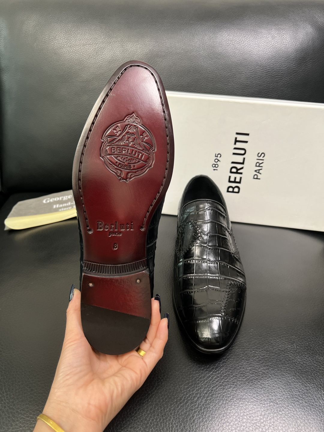 Berluti 高品质 顶级工艺品 布鲁提 专柜同步发售原厂配置，意大利进口牛皮面料，全进口水染牛皮里垫