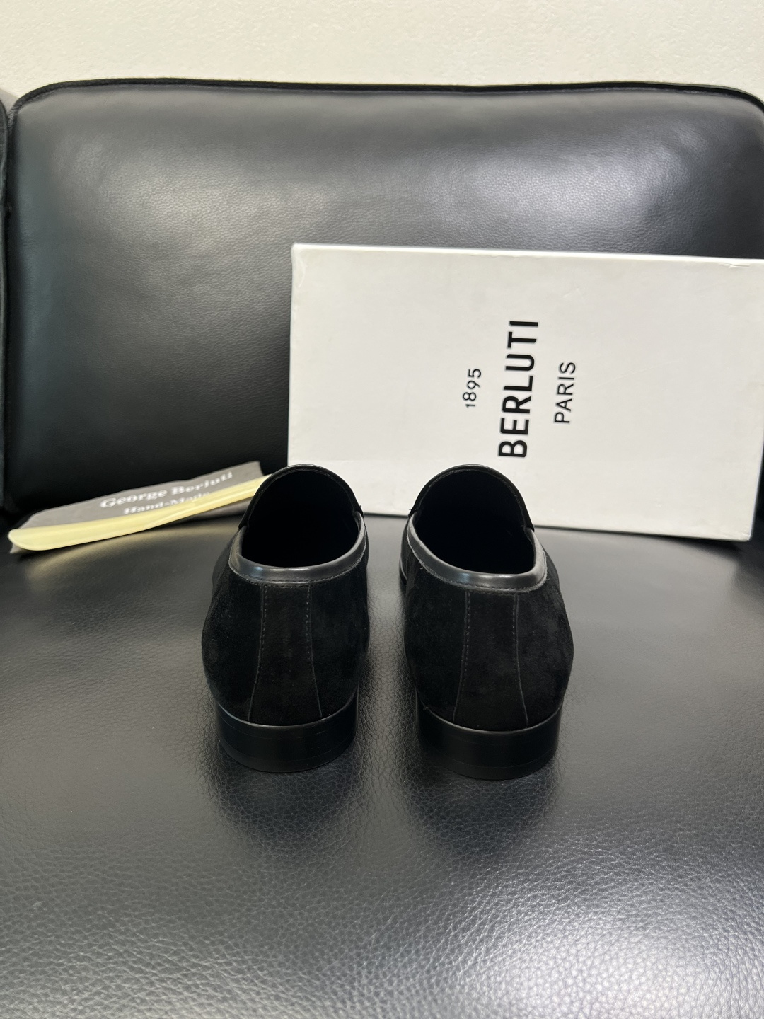 Berluti 高品质 顶级工艺品 布鲁提 专柜同步发售原厂配置，意大利进口牛皮面料，全进口水染牛皮里垫