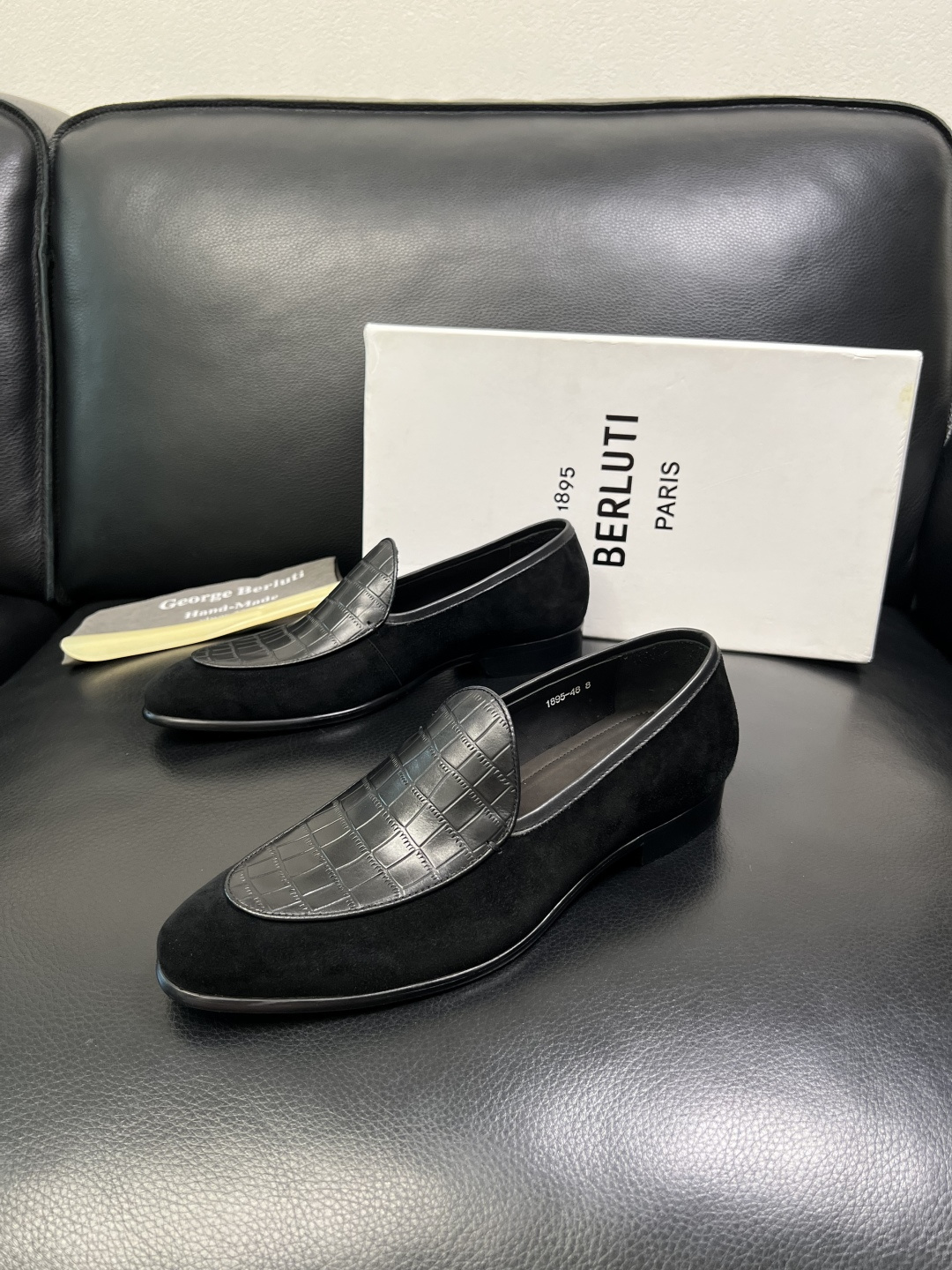 Berluti 高品质 顶级工艺品 布鲁提 专柜同步发售原厂配置，意大利进口牛皮面料，全进口水染牛皮里垫