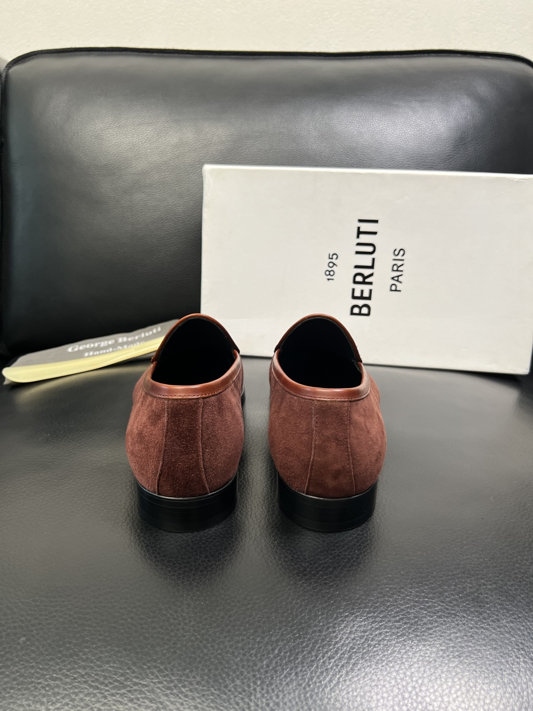 Berluti 高品质 顶级工艺品 布鲁提 专柜同步发售原厂配置，意大利进口牛皮面料，全进口水染牛皮里垫
