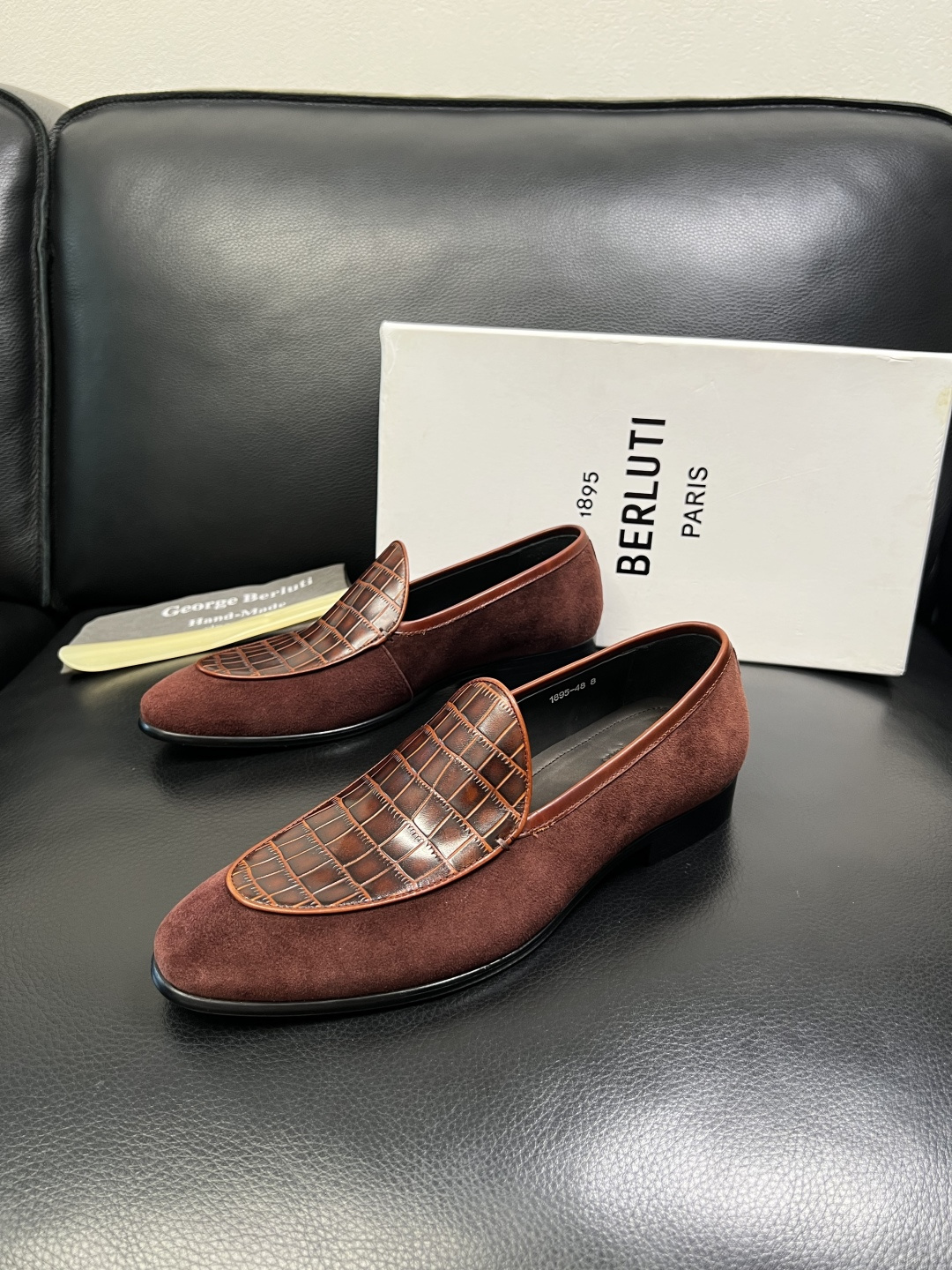 Berluti 高品质 顶级工艺品 布鲁提 专柜同步发售原厂配置，意大利进口牛皮面料，全进口水染牛皮里垫