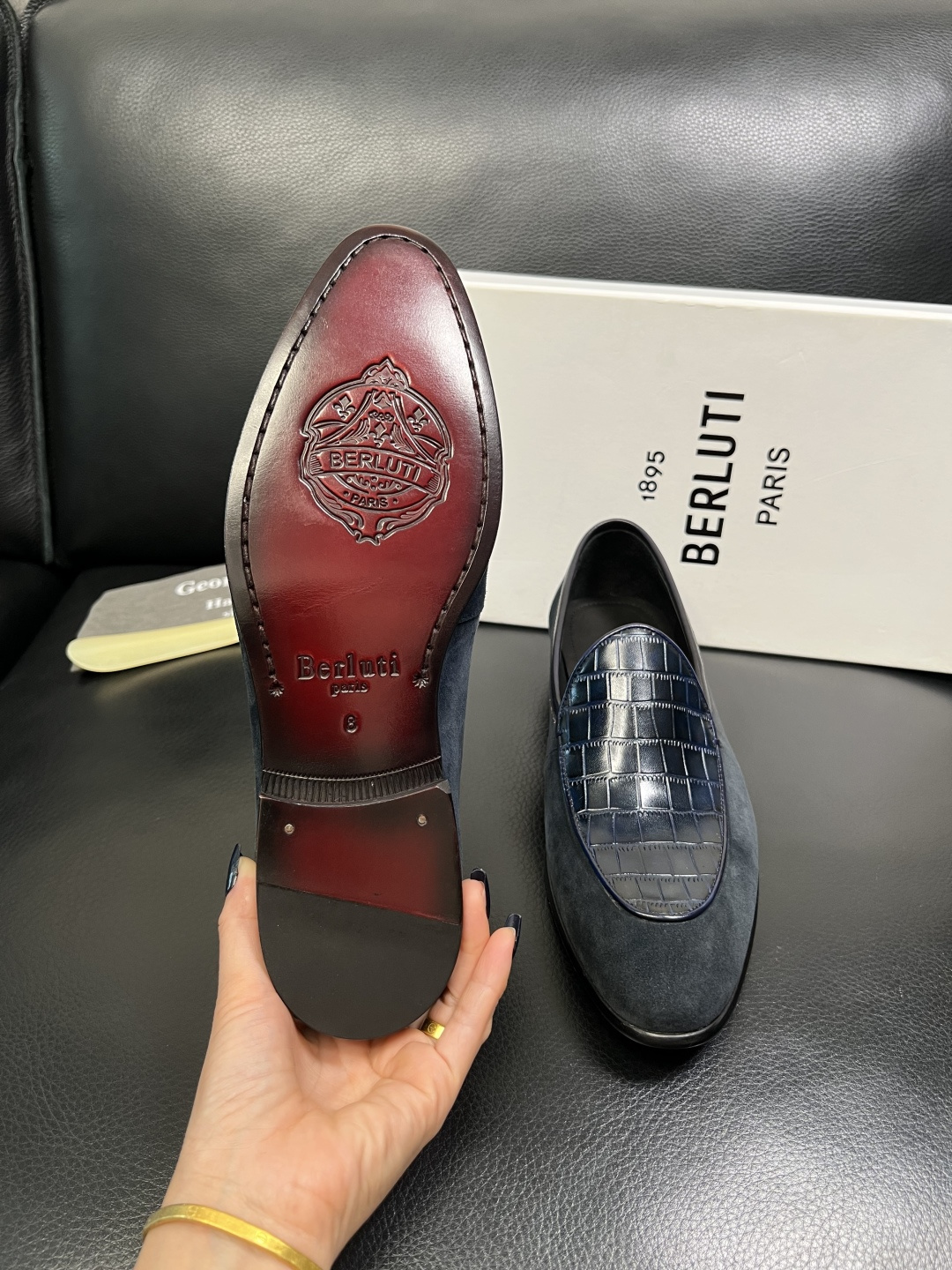 Berluti 高品质 顶级工艺品 布鲁提 专柜同步发售原厂配置，意大利进口牛皮面料，全进口水染牛皮里垫