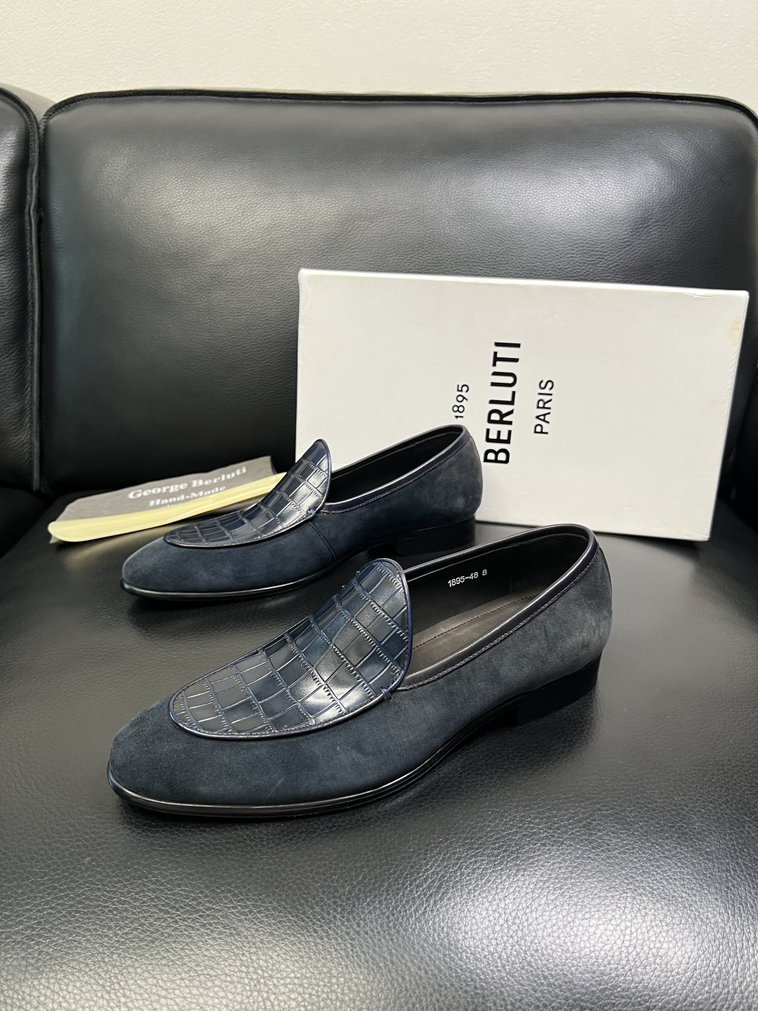 Berluti 高品质 顶级工艺品 布鲁提 专柜同步发售原厂配置，意大利进口牛皮面料，全进口水染牛皮里垫