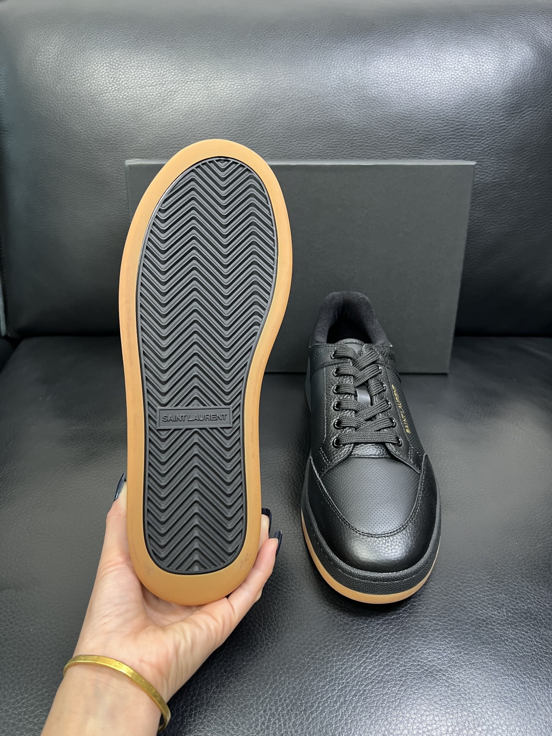 SAINT LAURENT 高品质 顶级工艺品 圣罗兰 专柜同步发售原厂配置，意大利进口牛皮面料，全进口