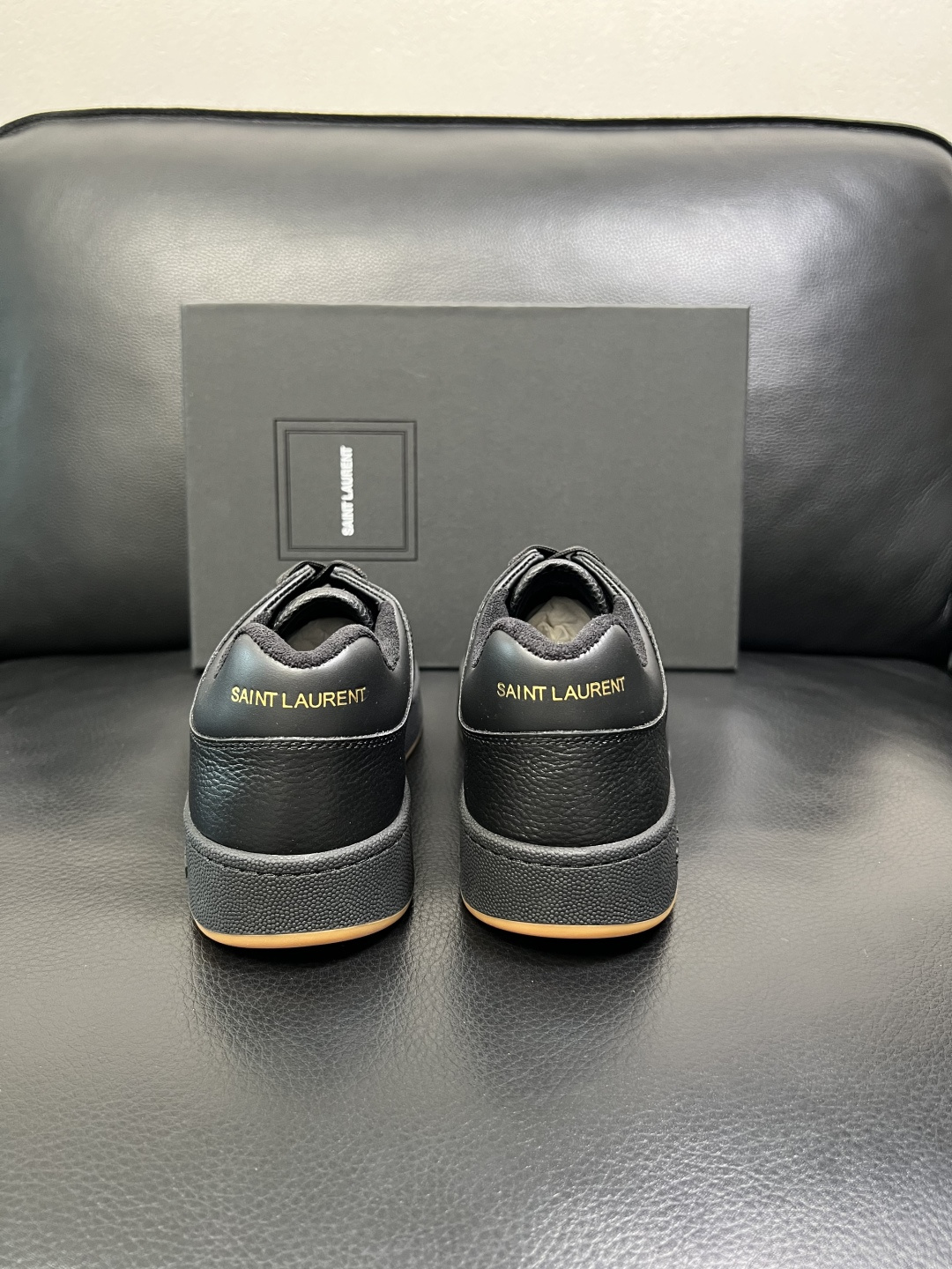 SAINT LAURENT 高品质 顶级工艺品 圣罗兰 专柜同步发售原厂配置，意大利进口牛皮面料，全进口