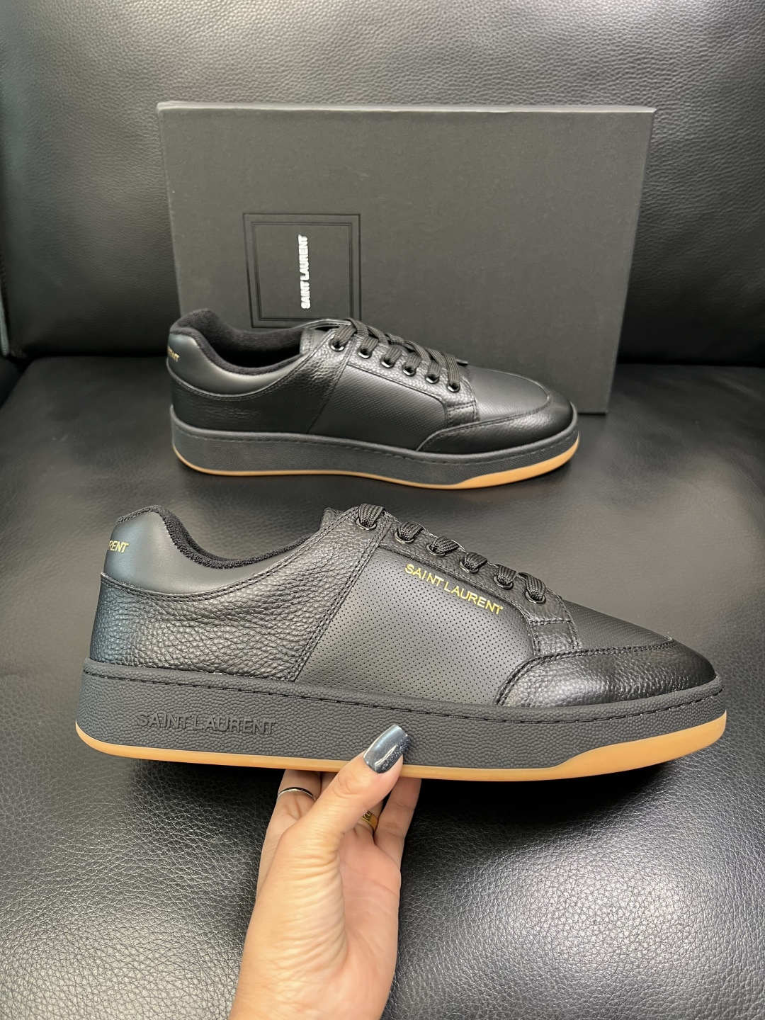 SAINT LAURENT 高品质 顶级工艺品 圣罗兰 专柜同步发售原厂配置，意大利进口牛皮面料，全进口