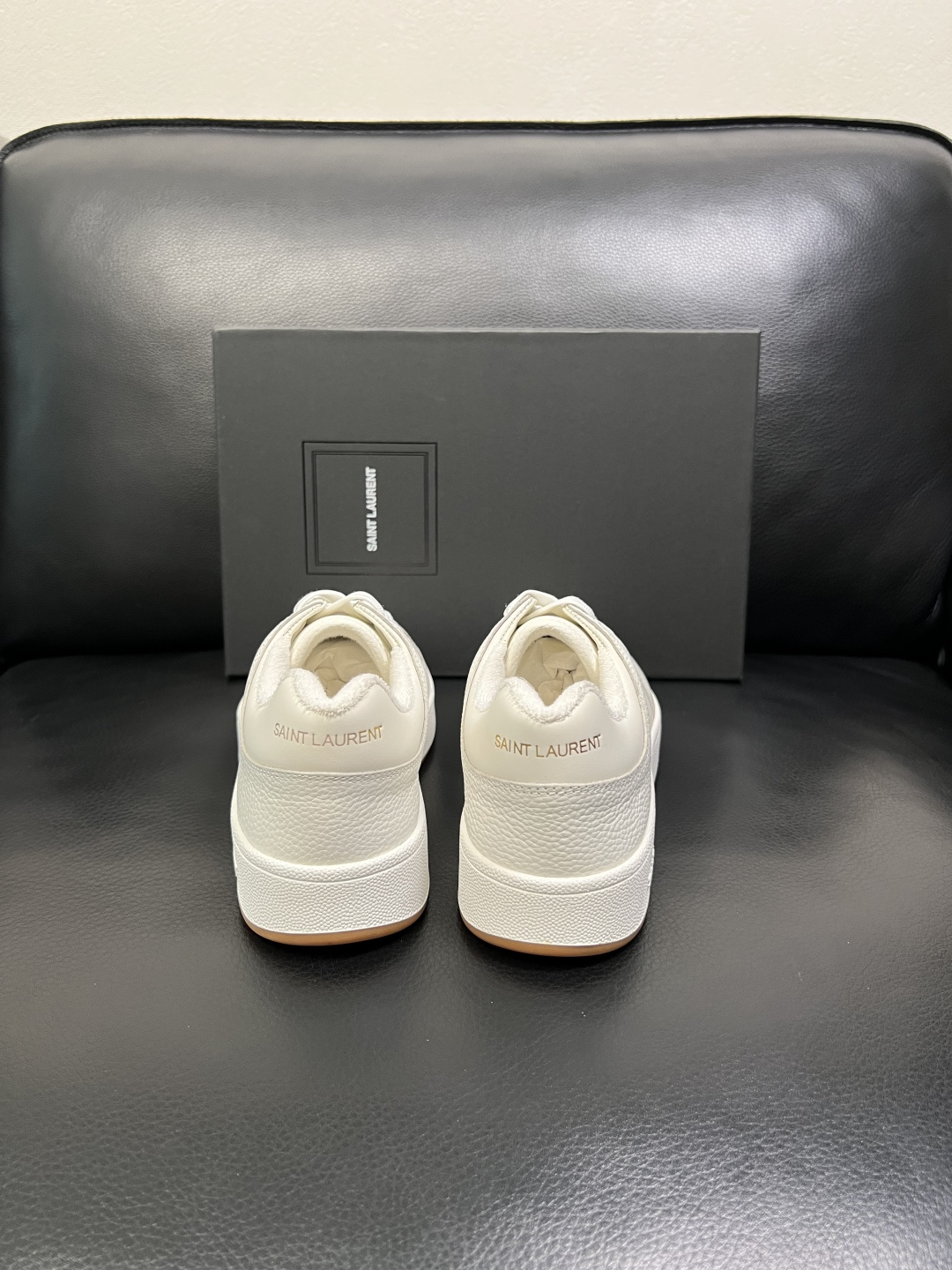 SAINT LAURENT 高品质 顶级工艺品 圣罗兰 专柜同步发售原厂配置，意大利进口牛皮面料，全进口