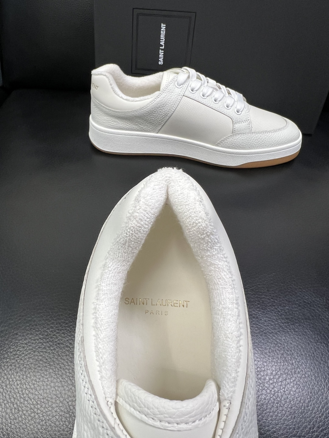 SAINT LAURENT 高品质 顶级工艺品 圣罗兰 专柜同步发售原厂配置，意大利进口牛皮面料，全进口