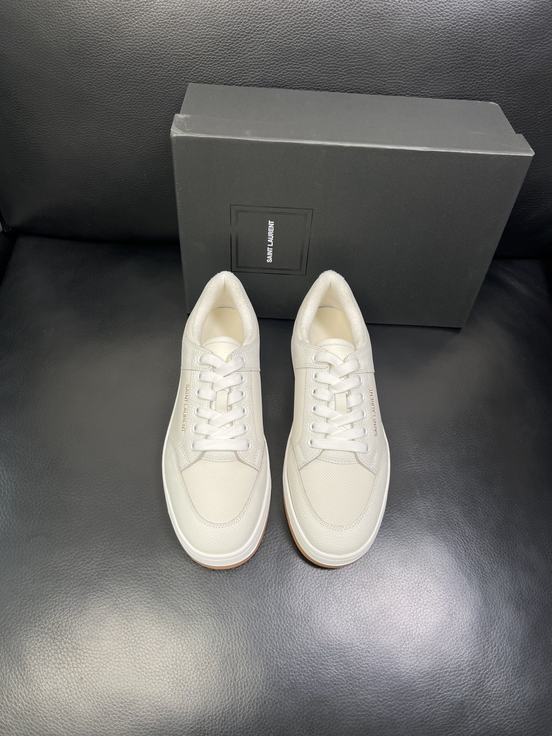 SAINT LAURENT 高品质 顶级工艺品 圣罗兰 专柜同步发售原厂配置，意大利进口牛皮面料，全进口