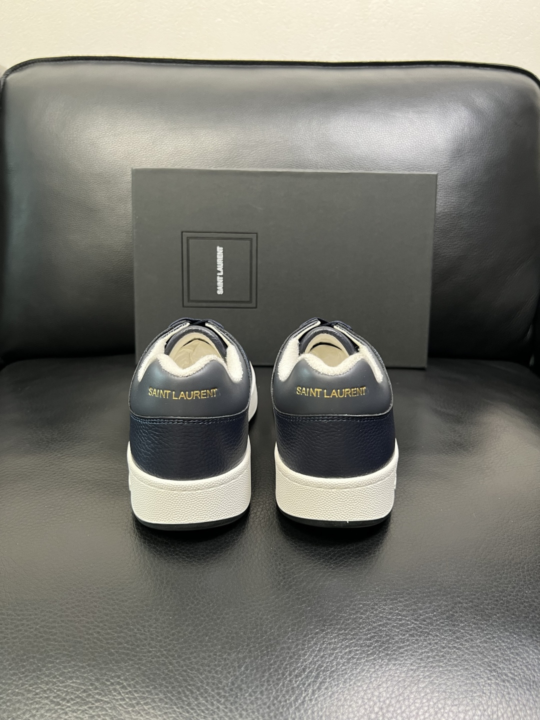 SAINT LAURENT 高品质 顶级工艺品 圣罗兰 专柜同步发售原厂配置，意大利进口牛皮面料，全进口