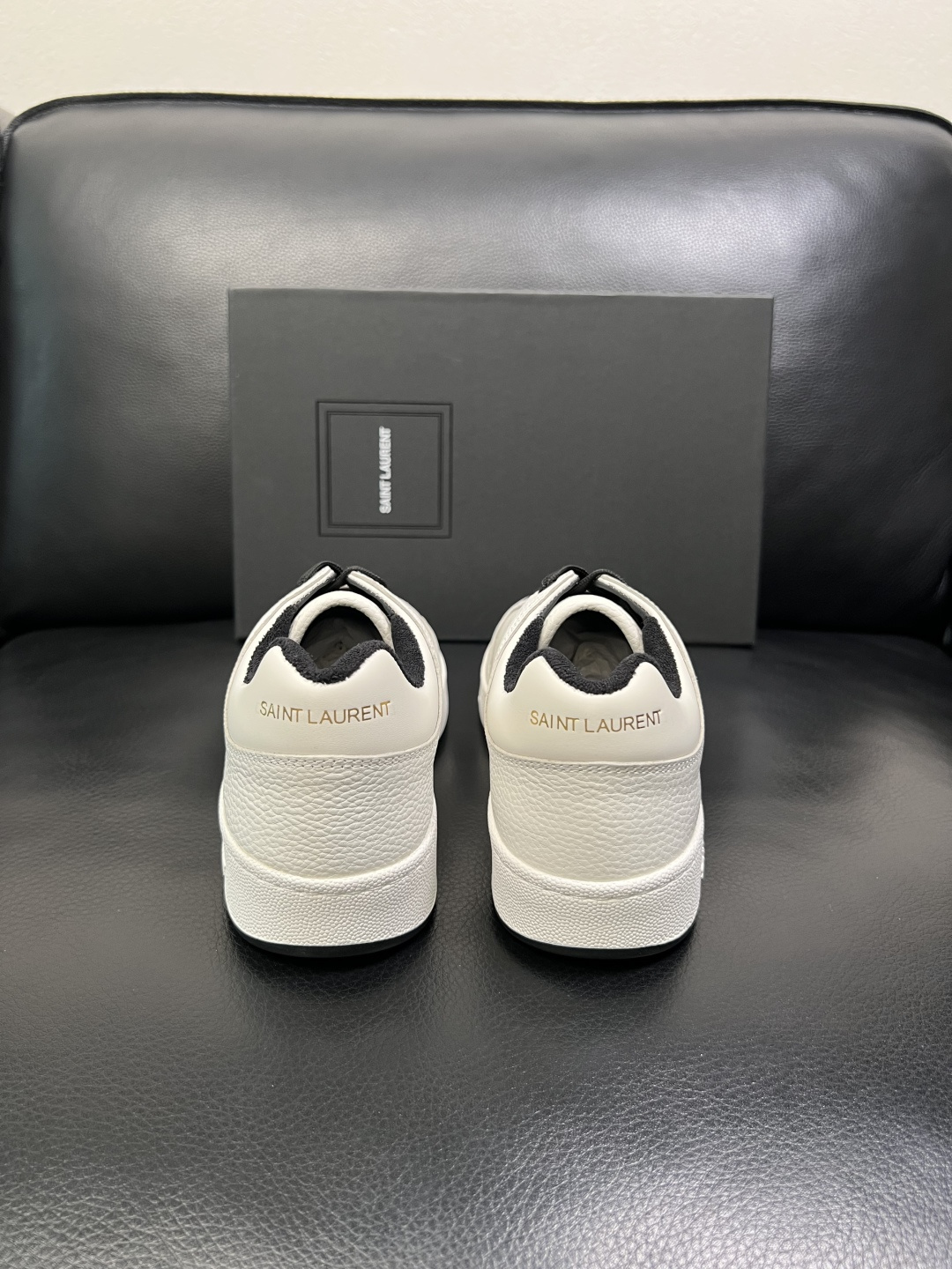 SAINT LAURENT 高品质 顶级工艺品 圣罗兰 专柜同步发售原厂配置，意大利进口牛皮面料，全进口