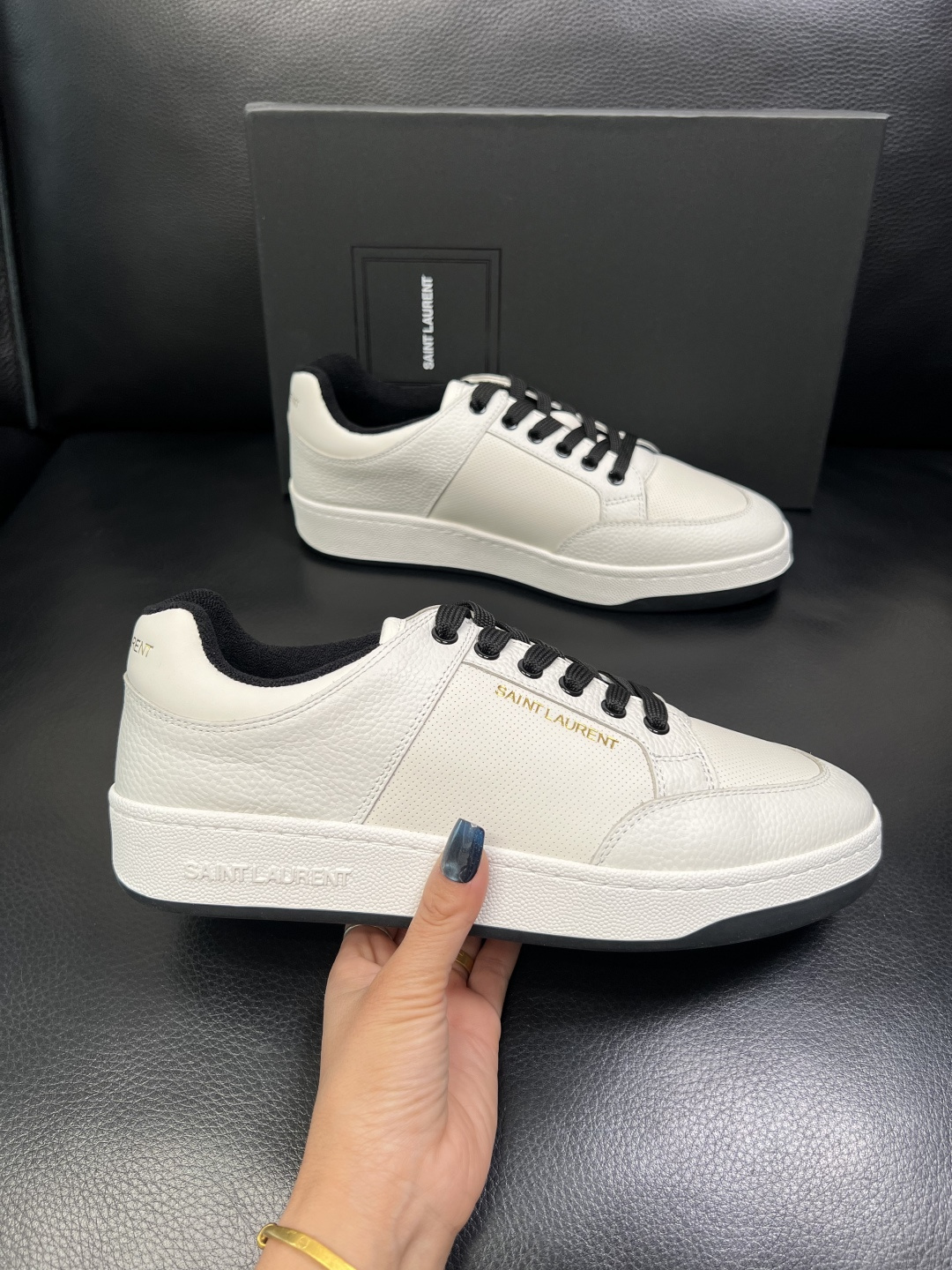 SAINT LAURENT 高品质 顶级工艺品 圣罗兰 专柜同步发售原厂配置，意大利进口牛皮面料，全进口