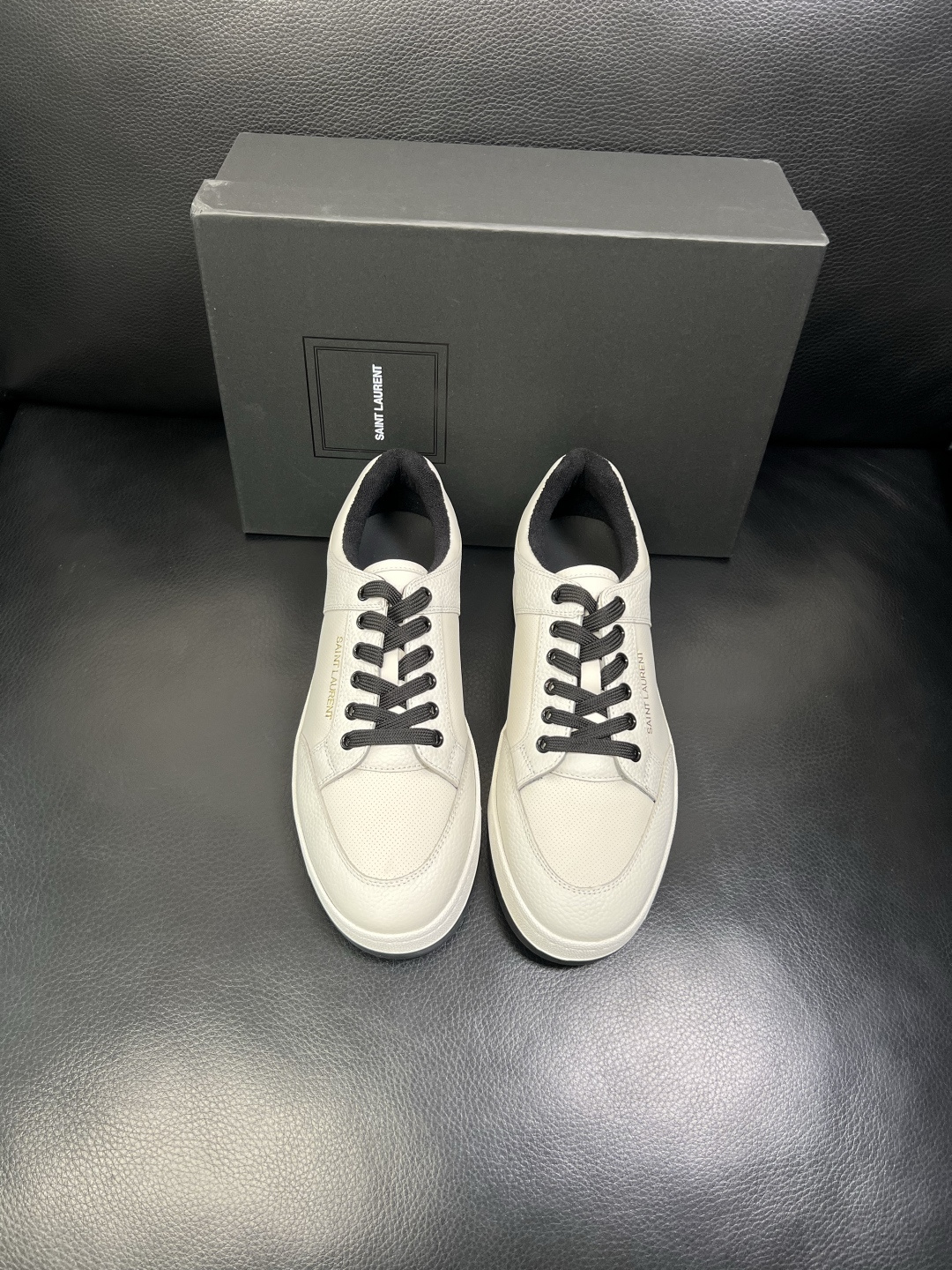 SAINT LAURENT 高品质 顶级工艺品 圣罗兰 专柜同步发售原厂配置，意大利进口牛皮面料，全进口