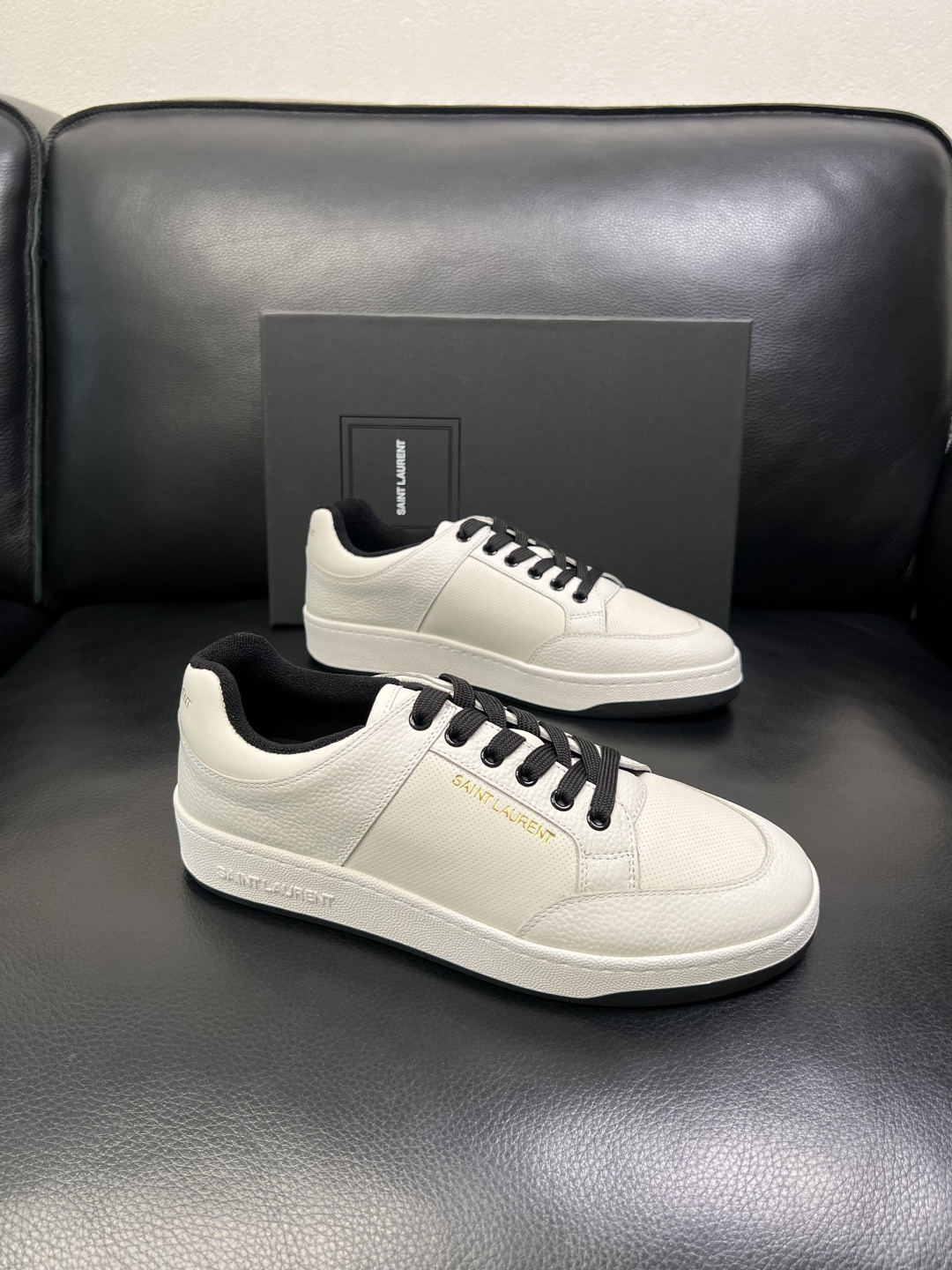 SAINT LAURENT 高品质 顶级工艺品 圣罗兰 专柜同步发售原厂配置，意大利进口牛皮面料，全进口