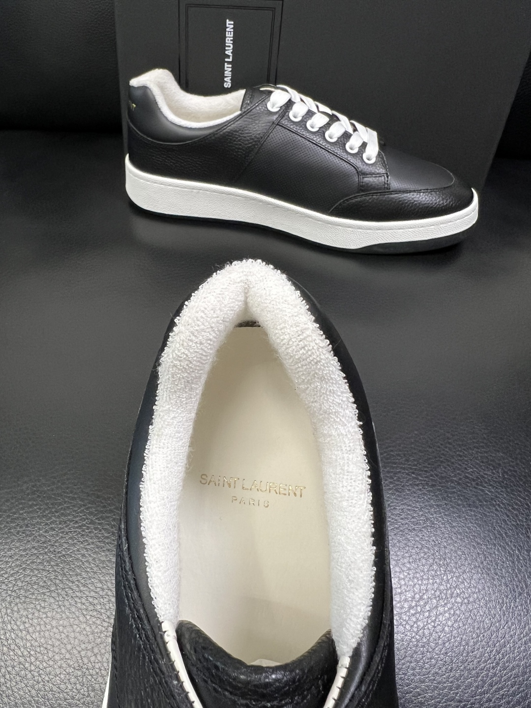 SAINT LAURENT 高品质 顶级工艺品 圣罗兰 专柜同步发售原厂配置，意大利进口牛皮面料，全进口