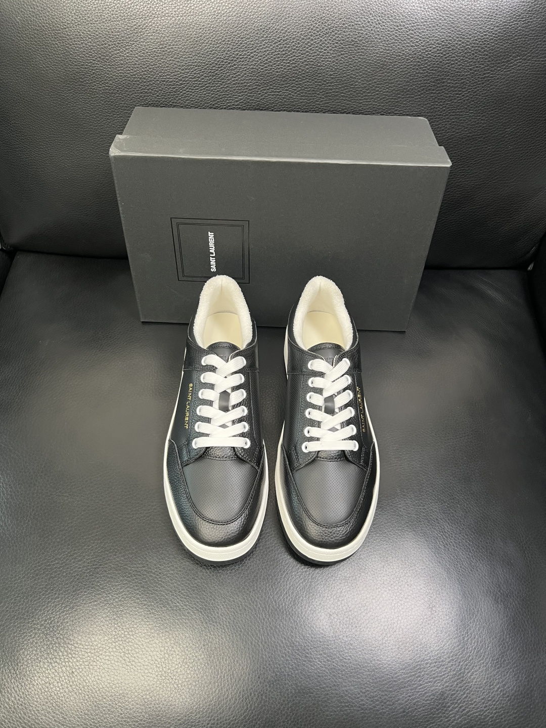 SAINT LAURENT 高品质 顶级工艺品 圣罗兰 专柜同步发售原厂配置，意大利进口牛皮面料，全进口