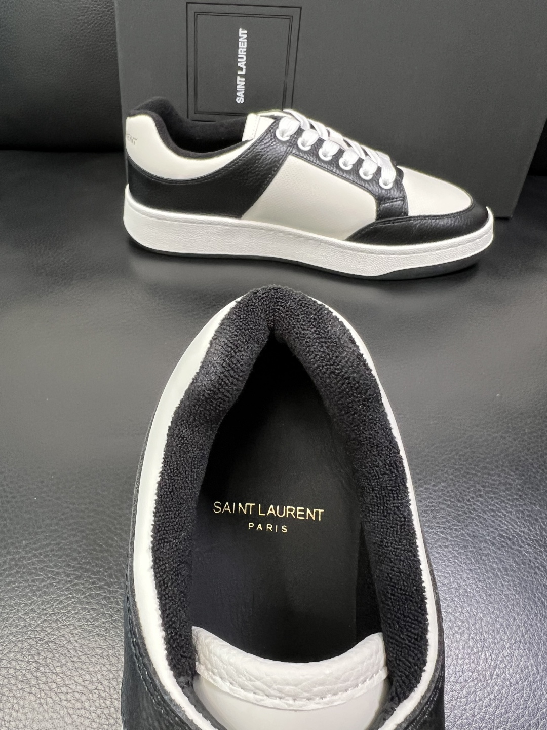 SAINT LAURENT 高品质 顶级工艺品 圣罗兰 专柜同步发售原厂配置，意大利进口牛皮面料，全进口
