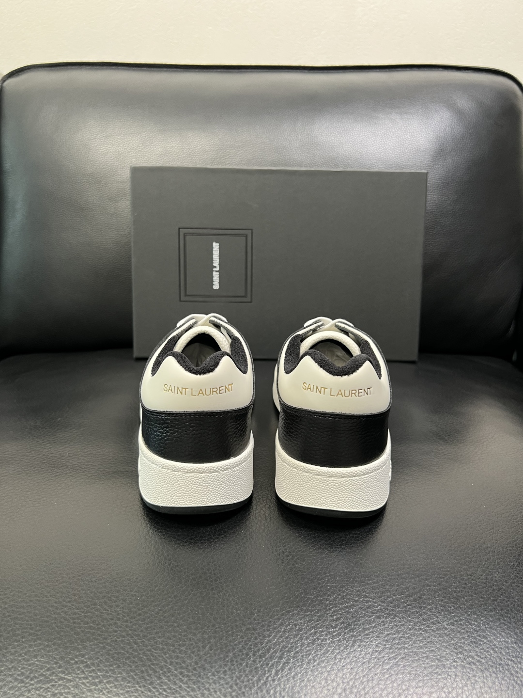 SAINT LAURENT 高品质 顶级工艺品 圣罗兰 专柜同步发售原厂配置，意大利进口牛皮面料，全进口